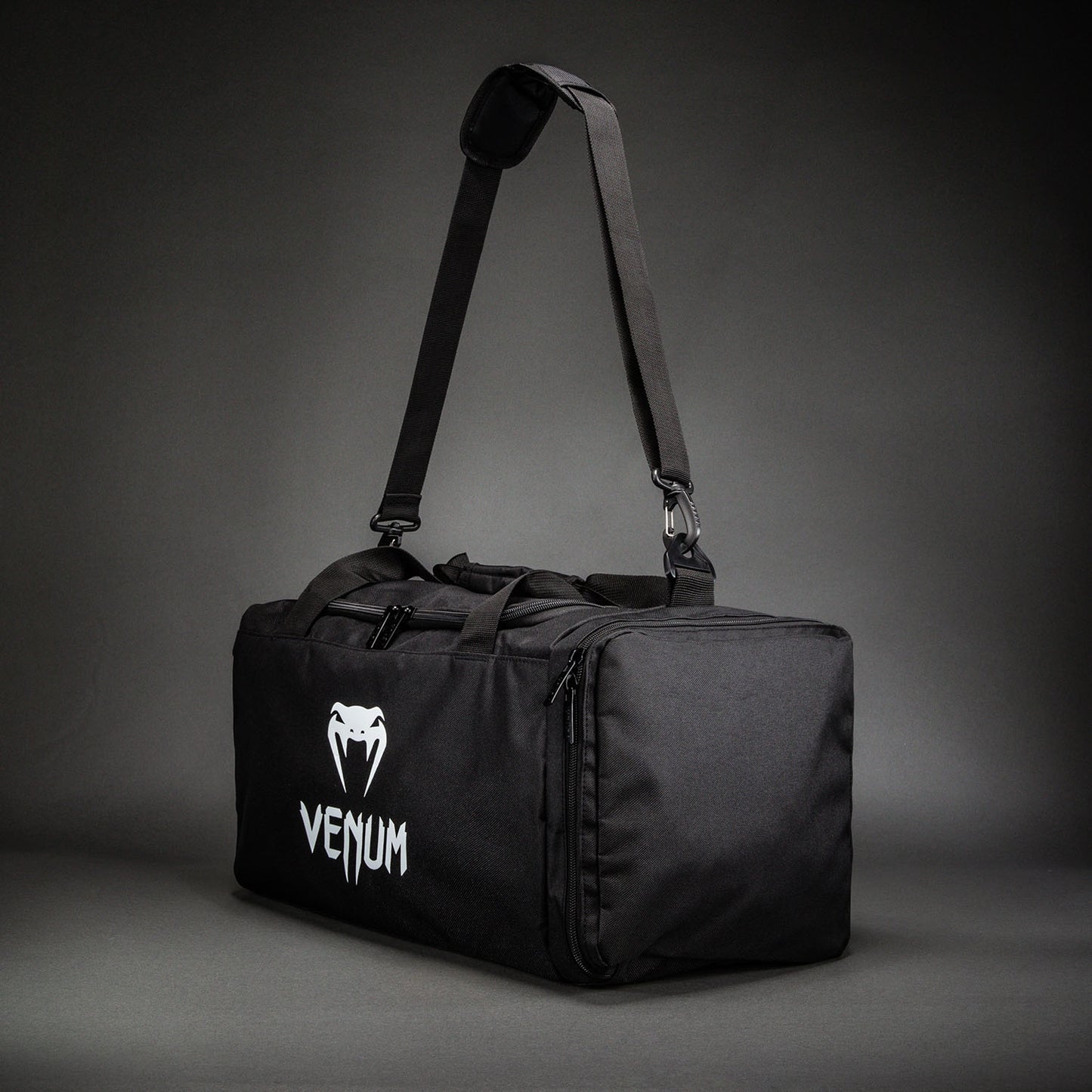 Venum Essential-sporttas (26L) - Zwart