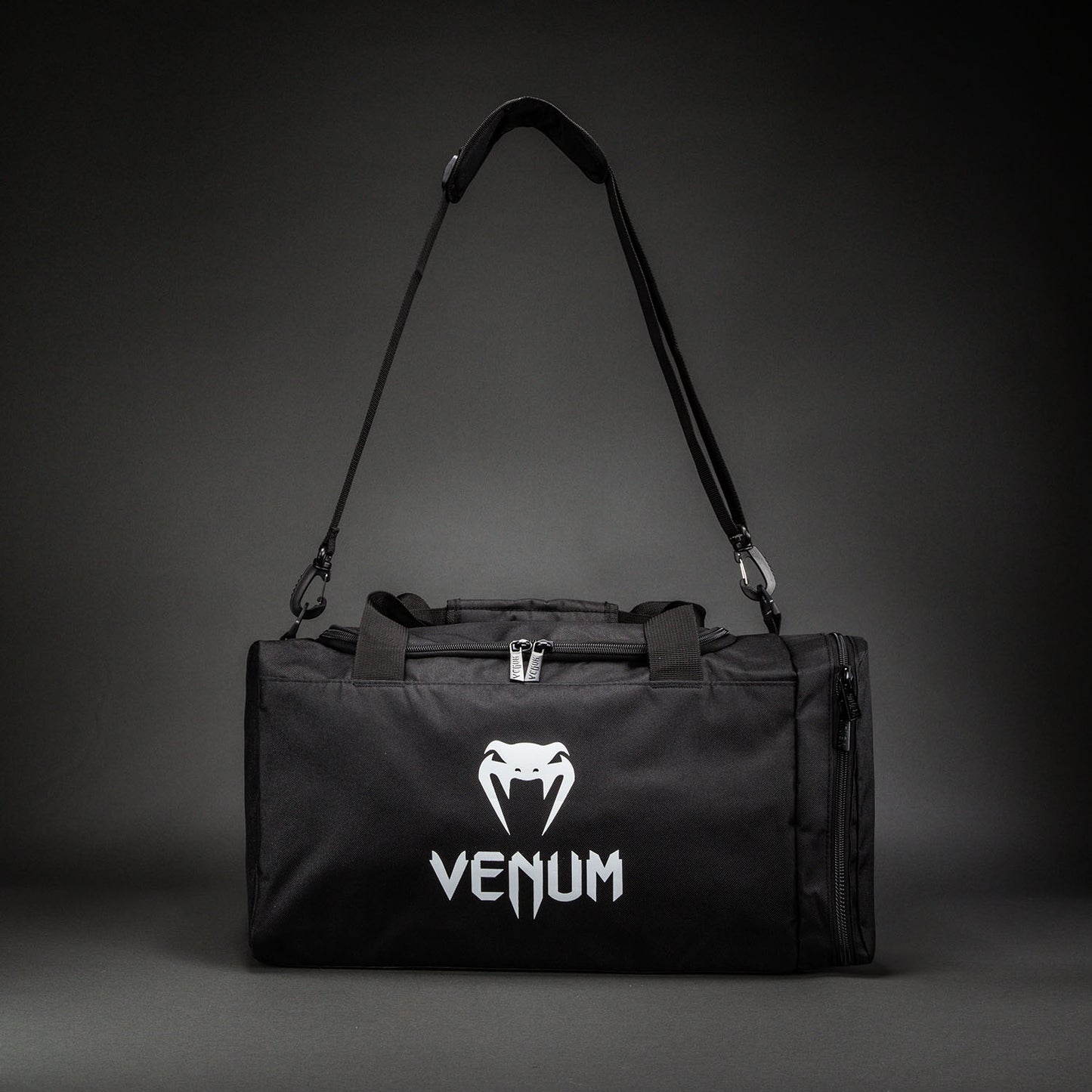 Venum Essential-sporttas (26L) - Zwart