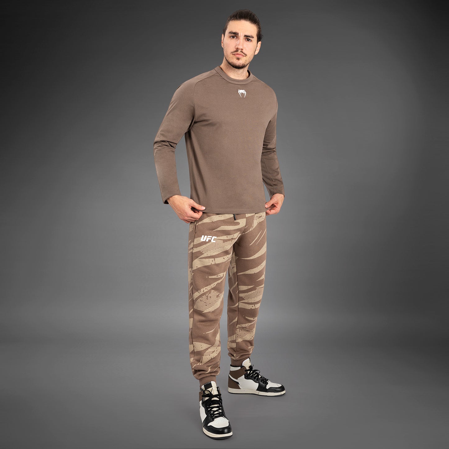 UFC Adrenaline By Venum Fight Week Heren T-Shirt Met Lange Mouwen - Bronze