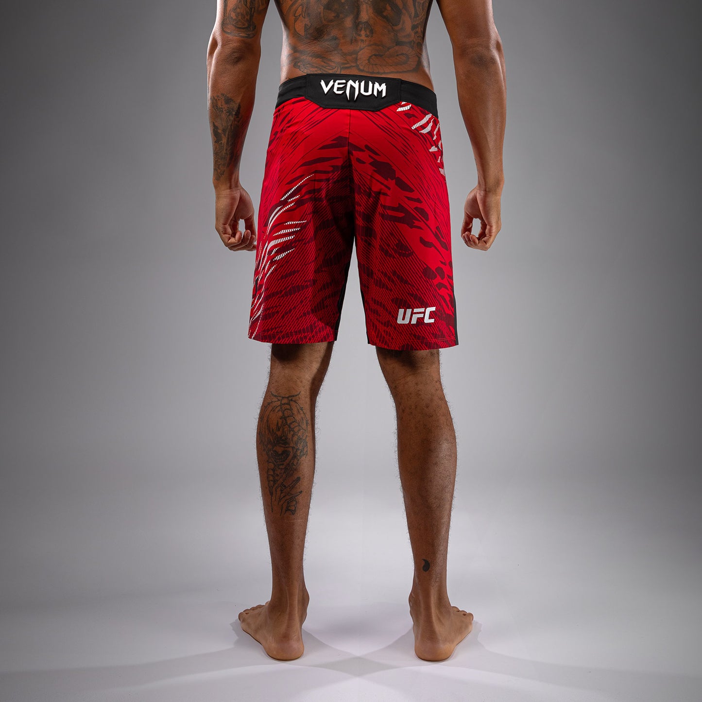 UFC Fusion by Venum Authentic Fight Night Fight Shorts voor Heren - Lang Fit - Rood