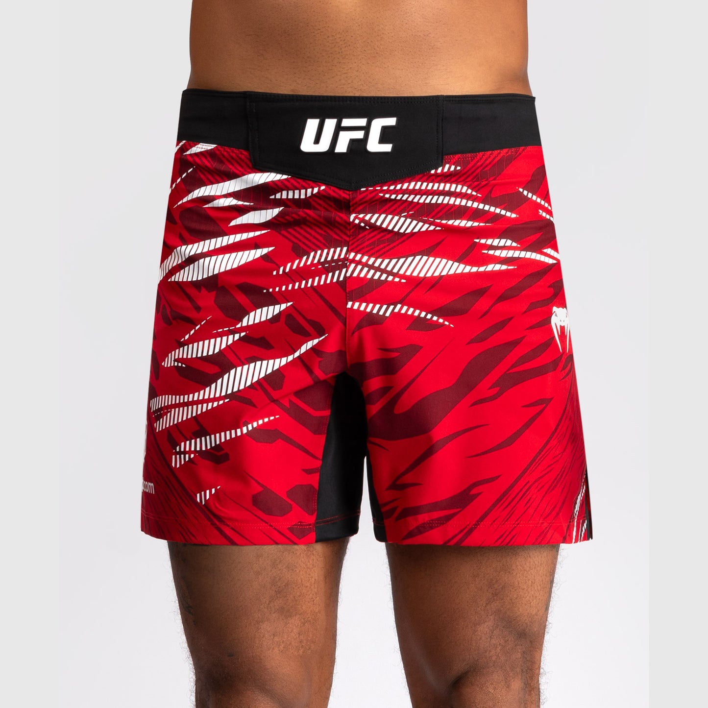 UFC Fusion by Venum Personalized Authentic Fight Night Fight Shorts voor Heren - Kort Fit - Rood