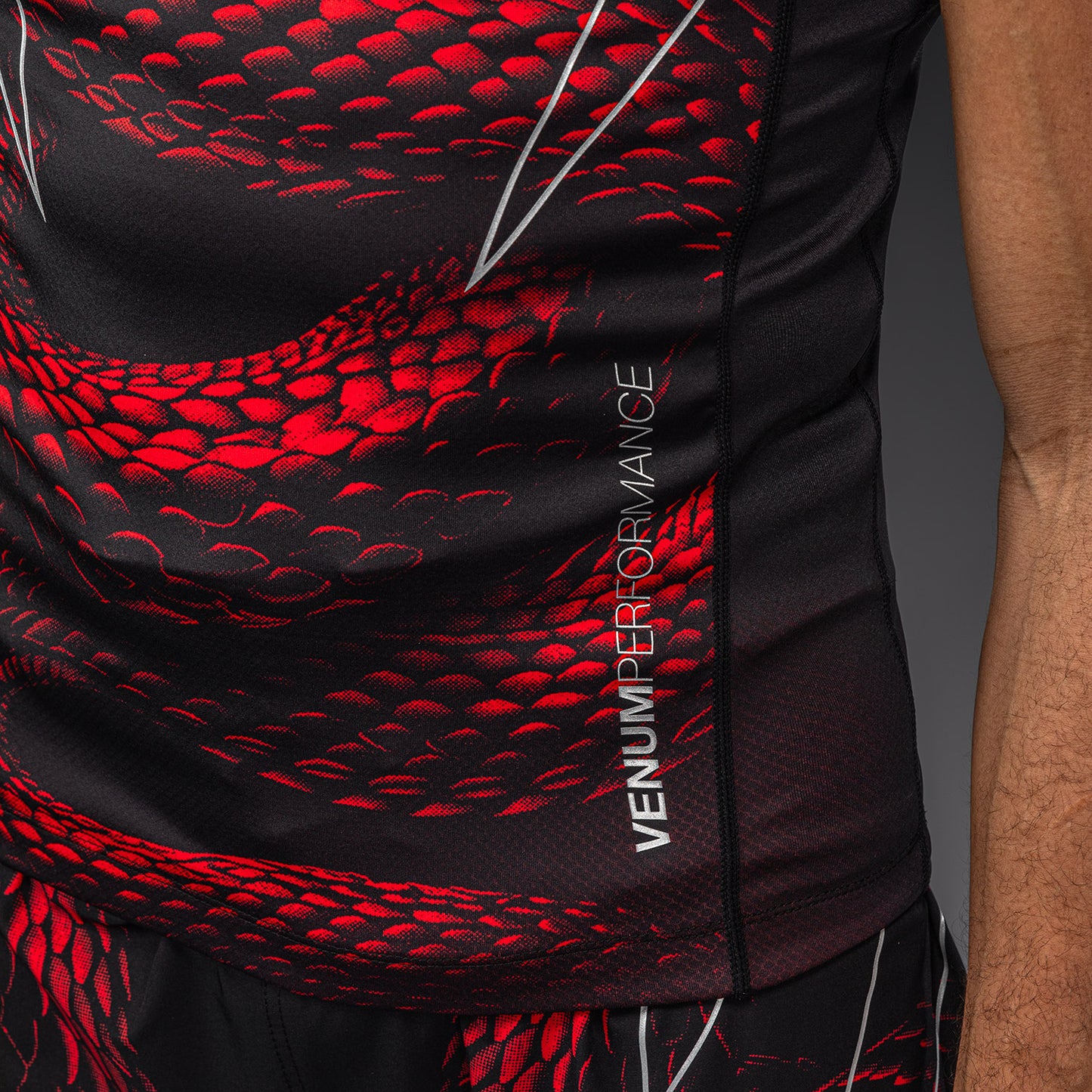 Venum Matupa Met korte mouwen Rashguard - Zwart/Rood/Zilver