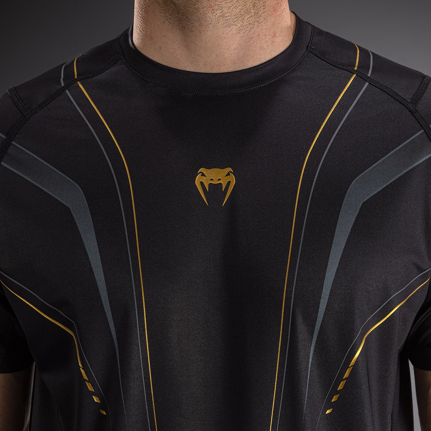 Venum Streamline Dry Tech T-shirt – Zwart/Goud