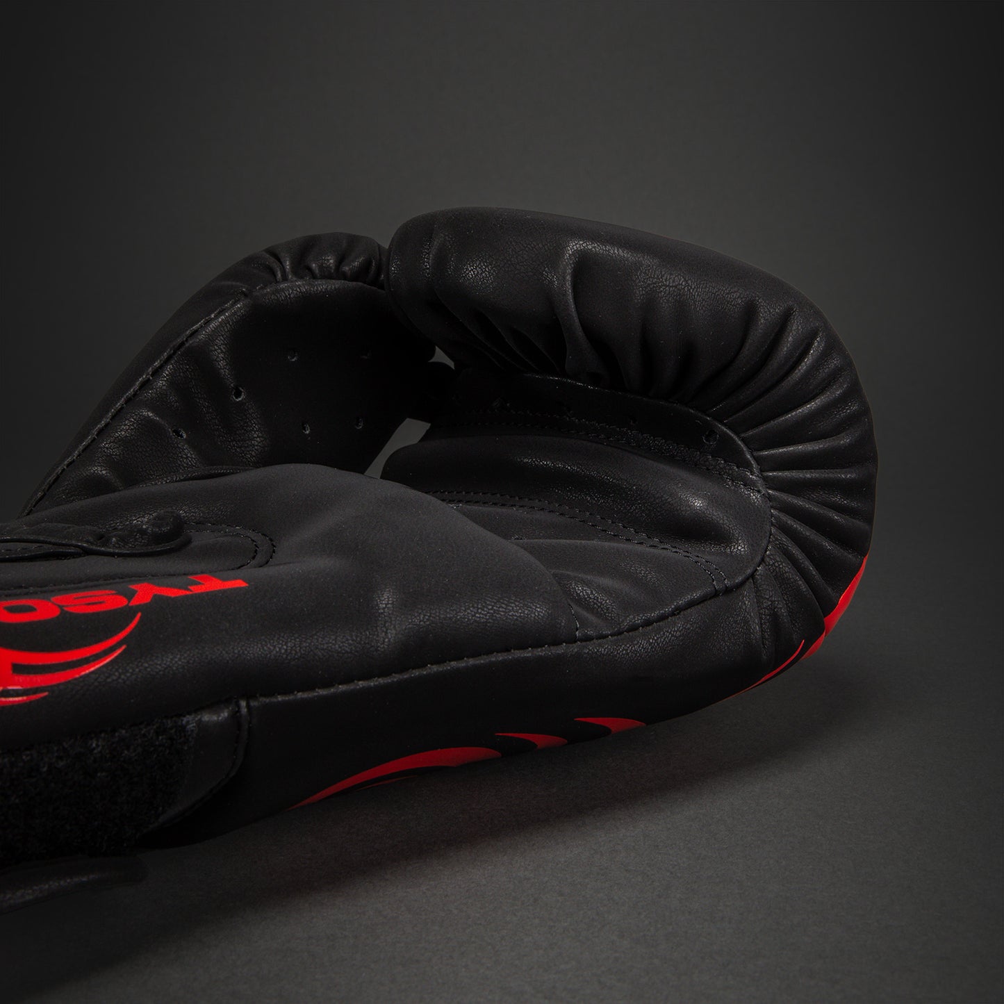 Venum Mike Tyson Replica Bokshandschoenen – Zwart/Rood