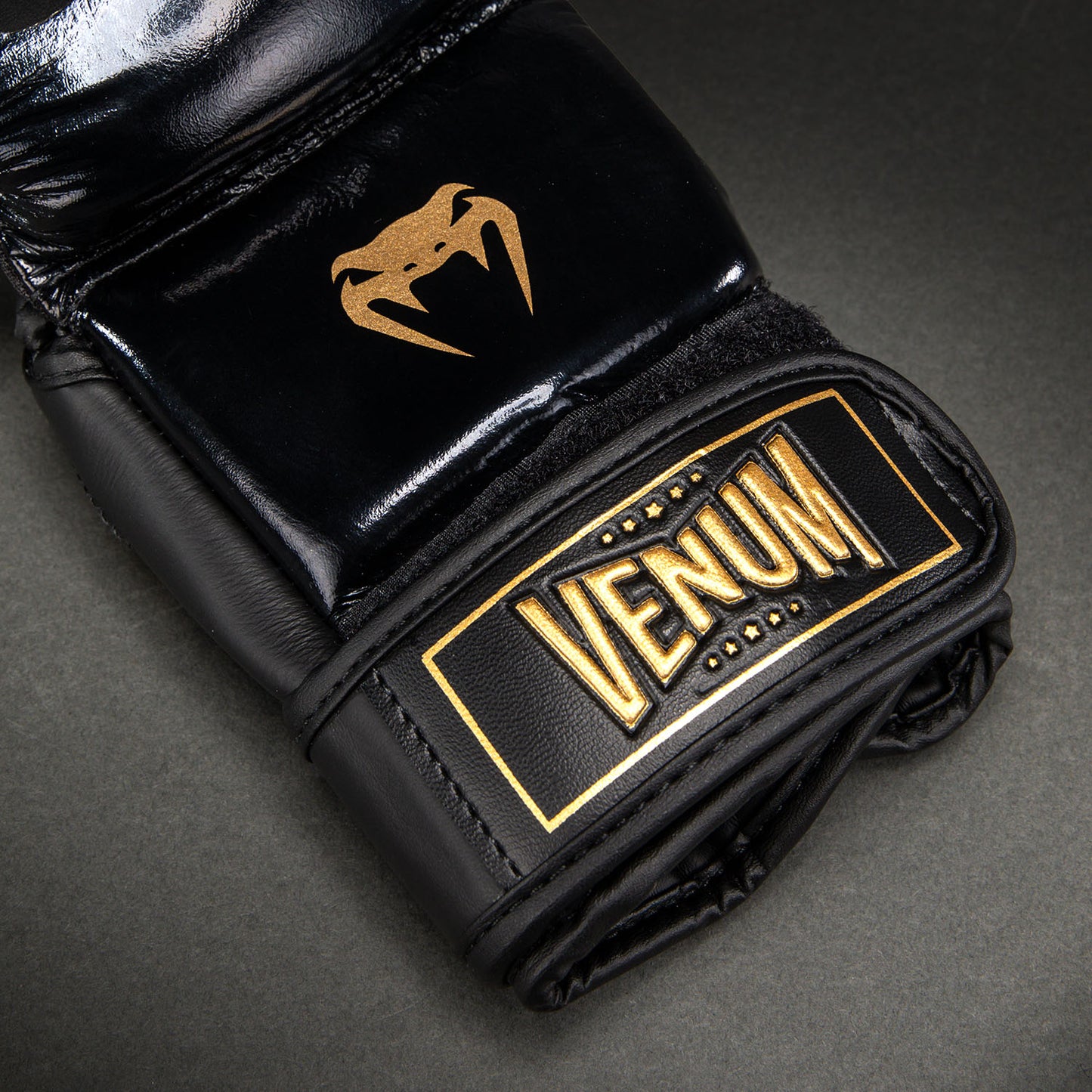 Venum Attack 2.0 Leren Sparring Handschoenen – Zwart/Goud