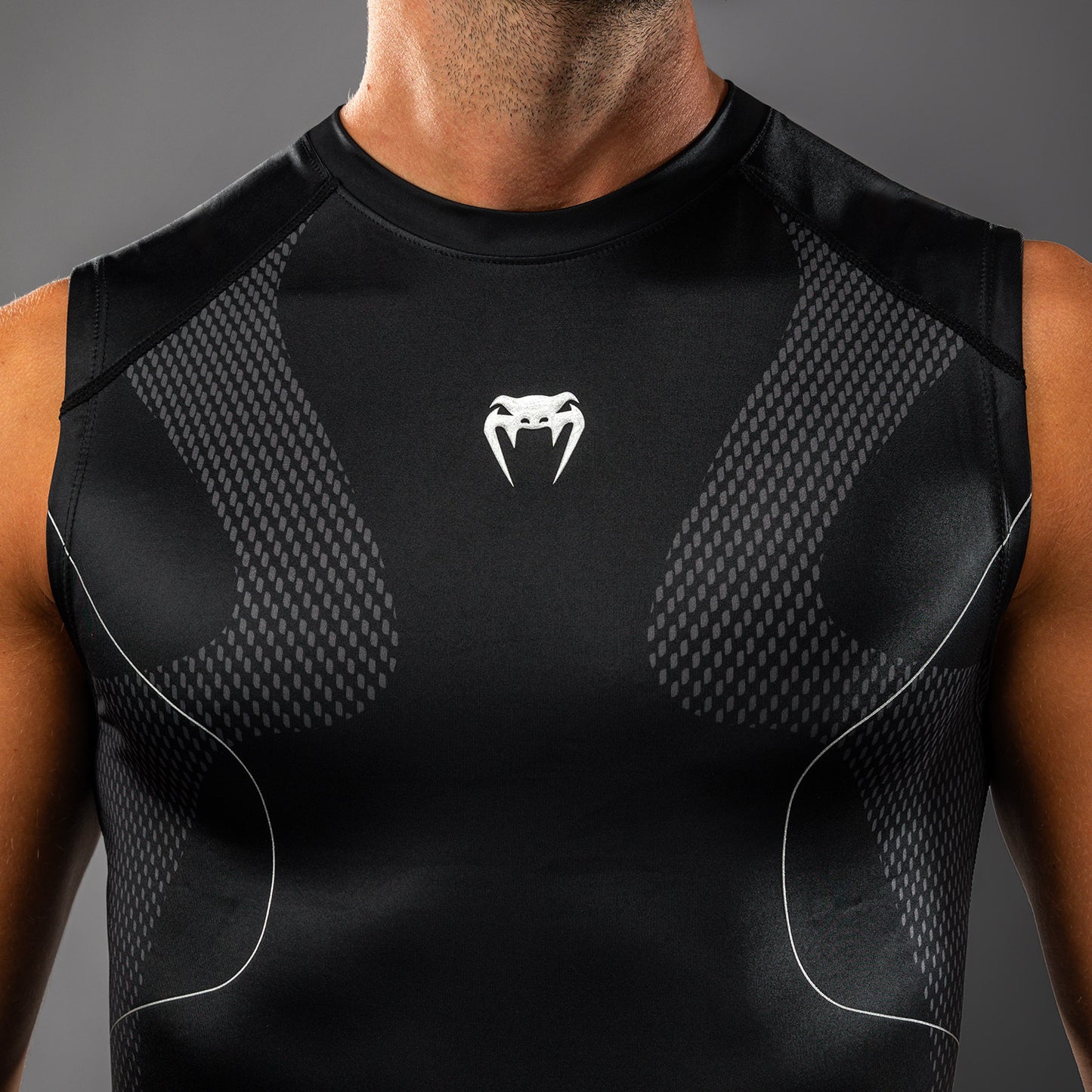 Venum Nexus Mouwloos Rashguard – Zwart/Zilver