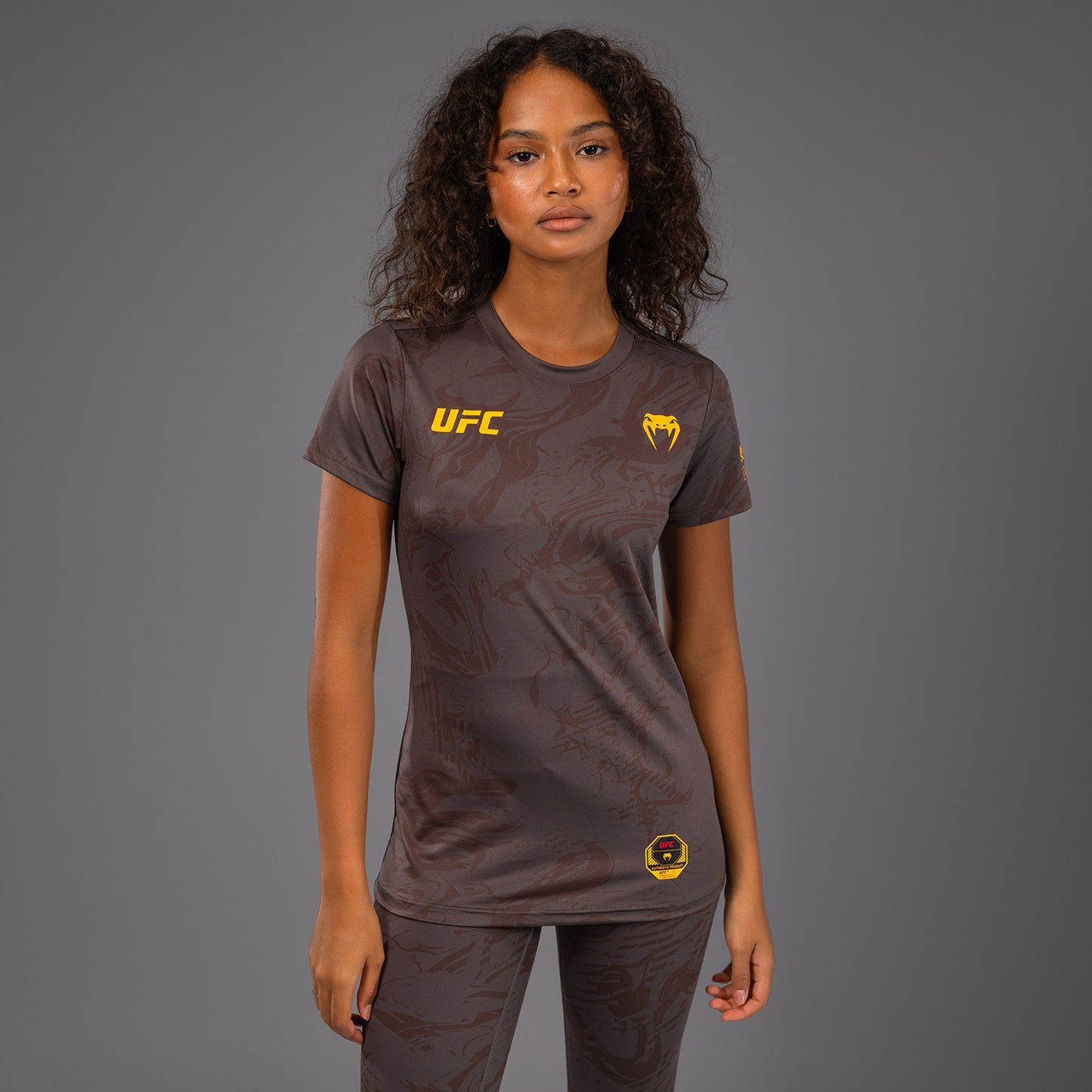 UFC Fusion by Venum Fight Week Dry-Tech T-shirt voor Dames - Earthen Brown
