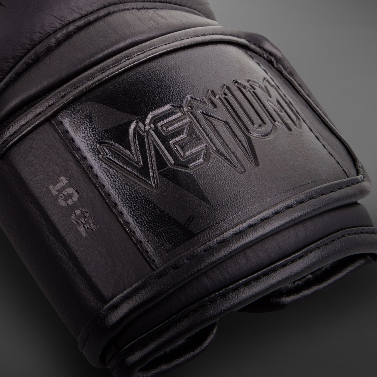 Venum Giant 3.0 Bokshandschoenen - nappaleer - zwart/zwart