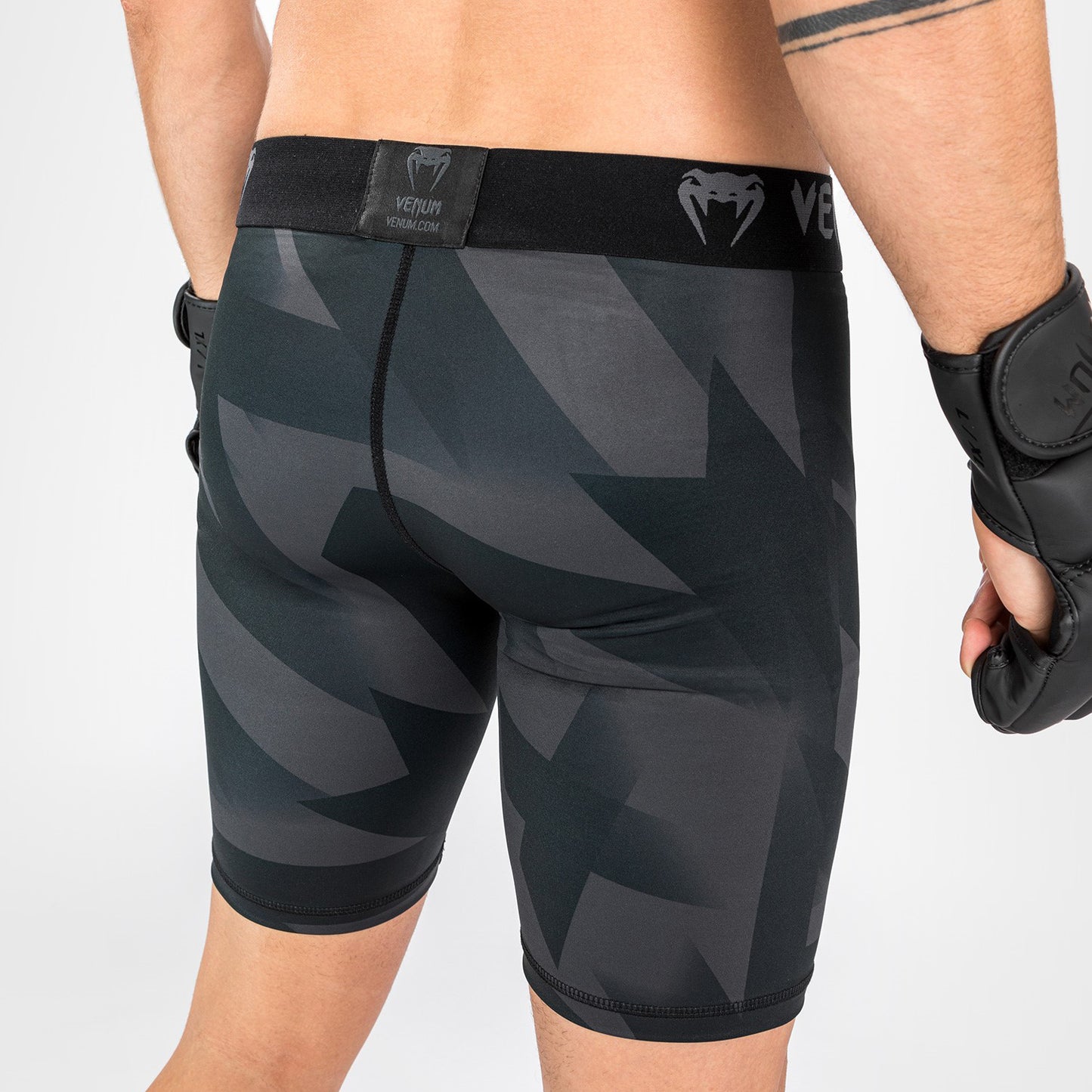 Vale Tudo Venum Razor Short - Zwart/Goud