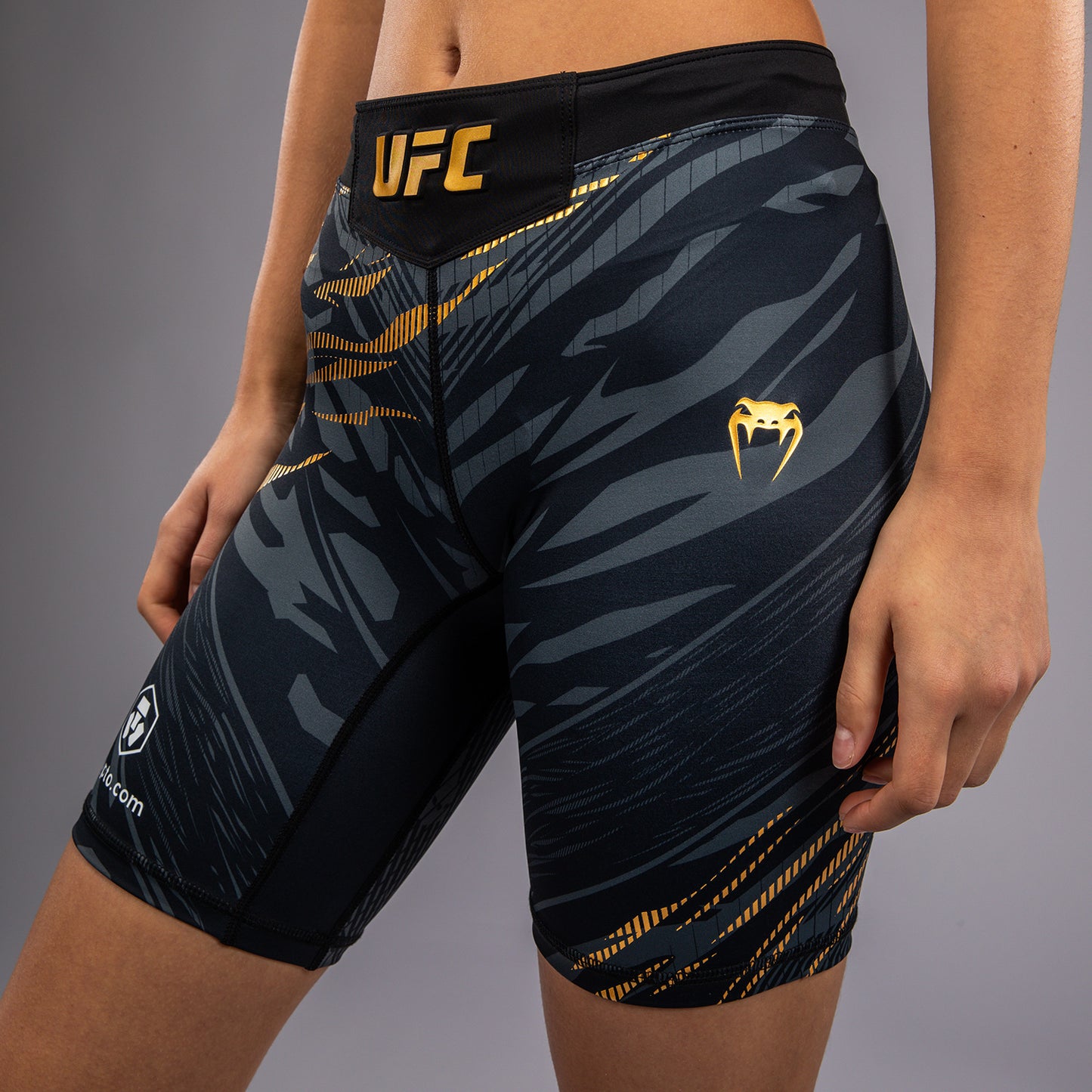 UFC Fusion by Venum Authentic Fight Night Vale Tudo Shorts voor Dames - Lang Fit - Champion