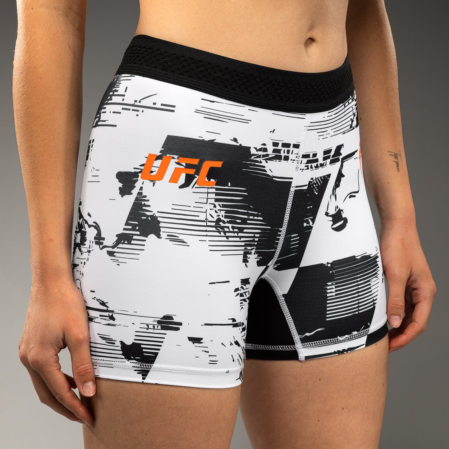 UFC Zenith by Venum Authentic Fight Week Performance Vale Tudo Short Dames - Wit