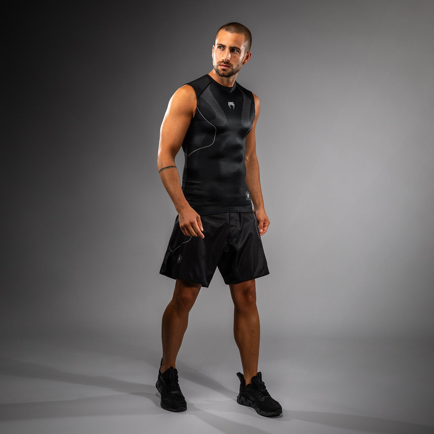 Venum Nexus Mouwloos Rashguard – Zwart/Zilver