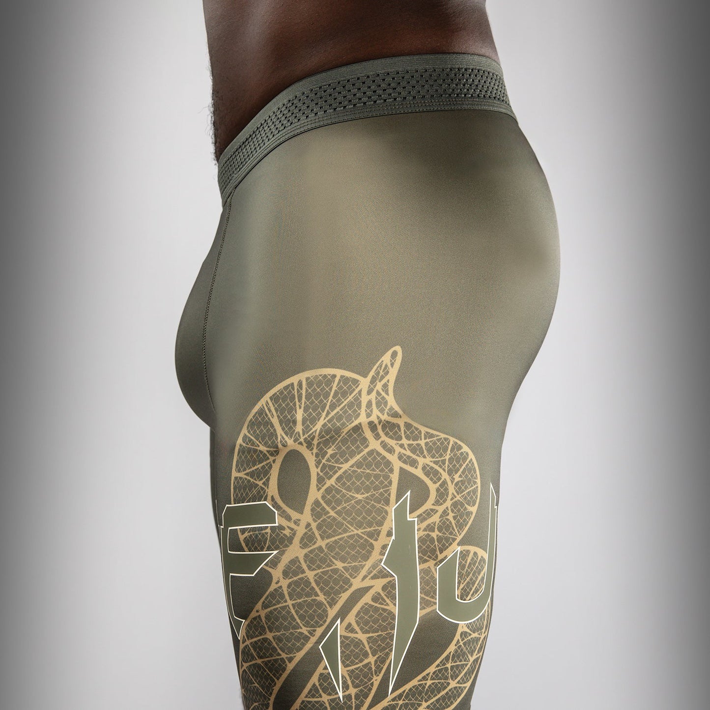 Venum Serpenti Vale Tudo Shorts – Khaki/Bronze/Ivoor