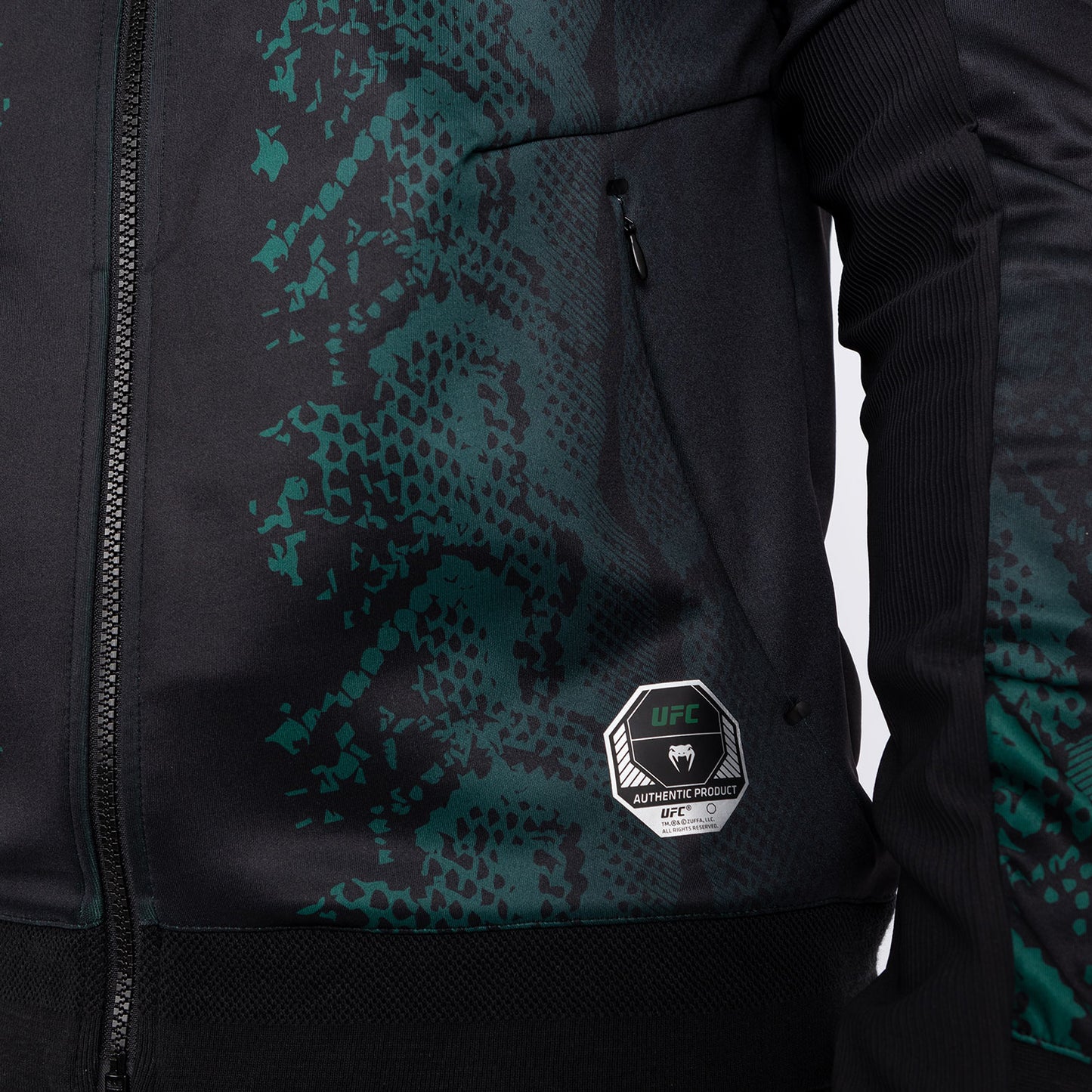 UFC Adrenaline by Venum Authentic Fight Night Walkout Hoodie voor Mannen - Emerald Edition - Groen/Zwart