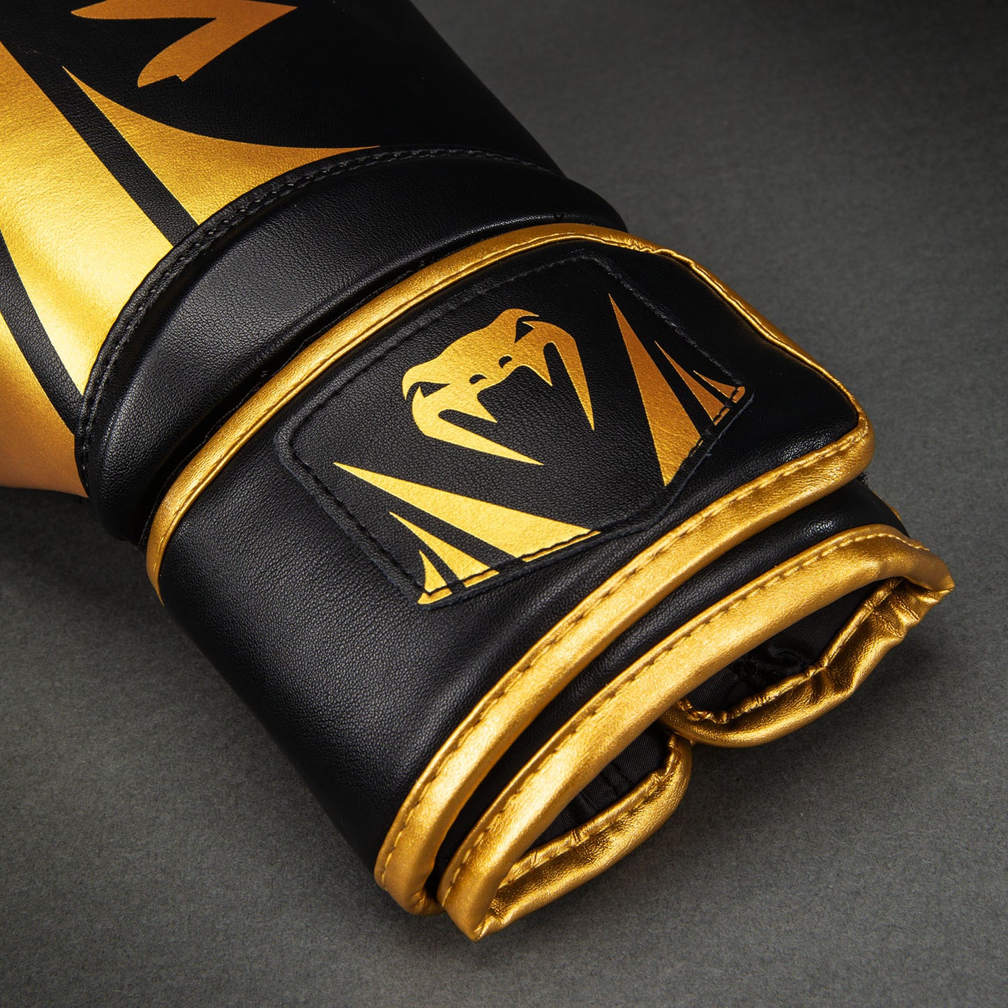 Venum Challenger 2.5 Bokshandschoenen – Zwart/Goud