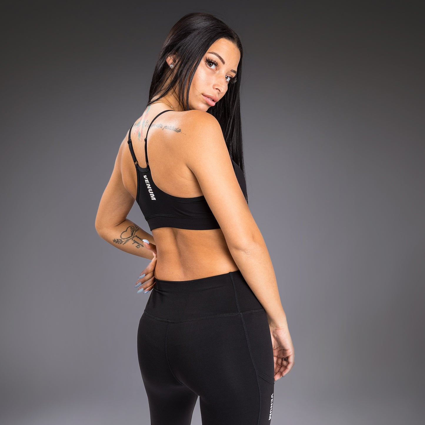 Venum Essential Sportbeha met Lichte Ondersteuning - Zwart