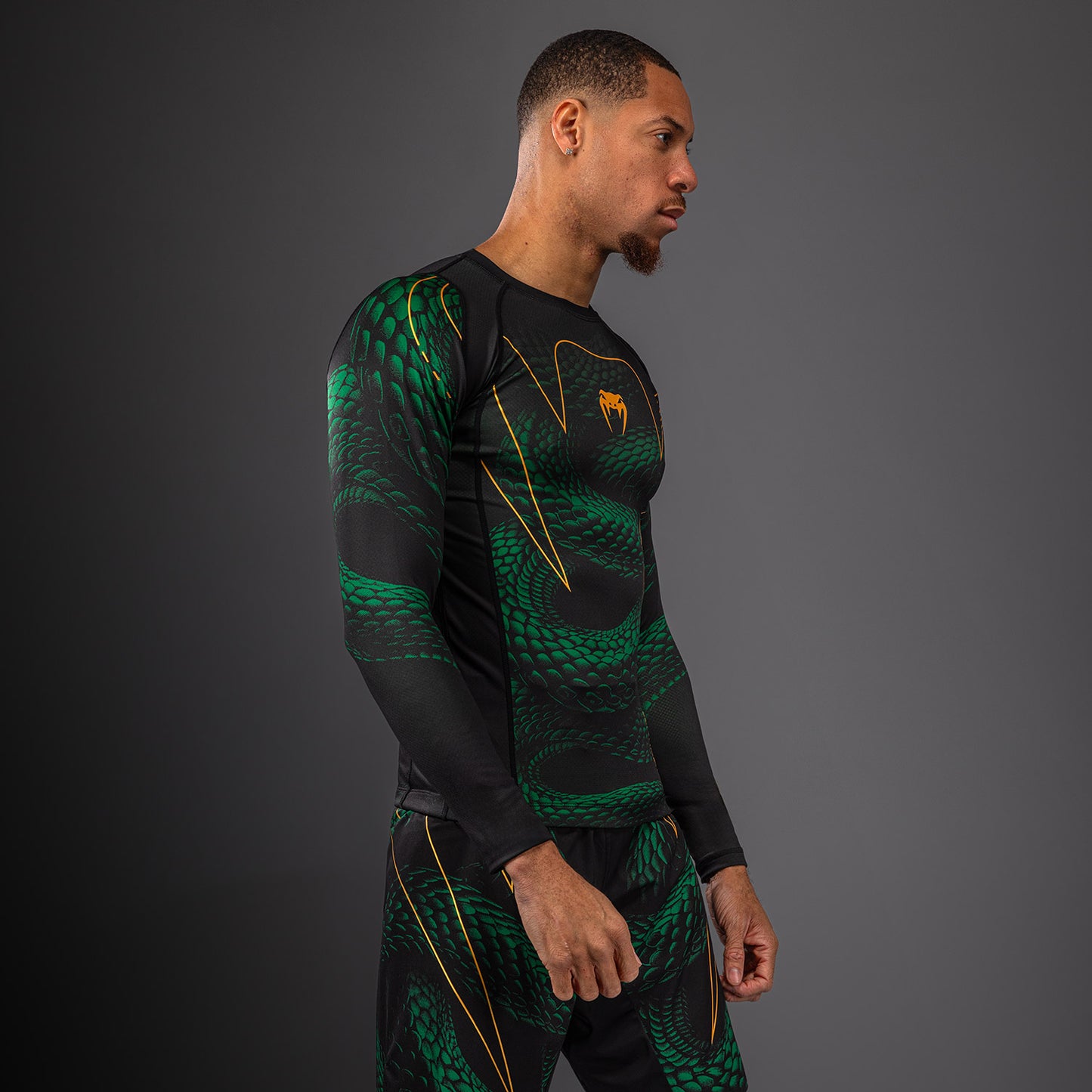 Venum Matupa Rashguard met lange mouwen - Zwart/Groen/Goud