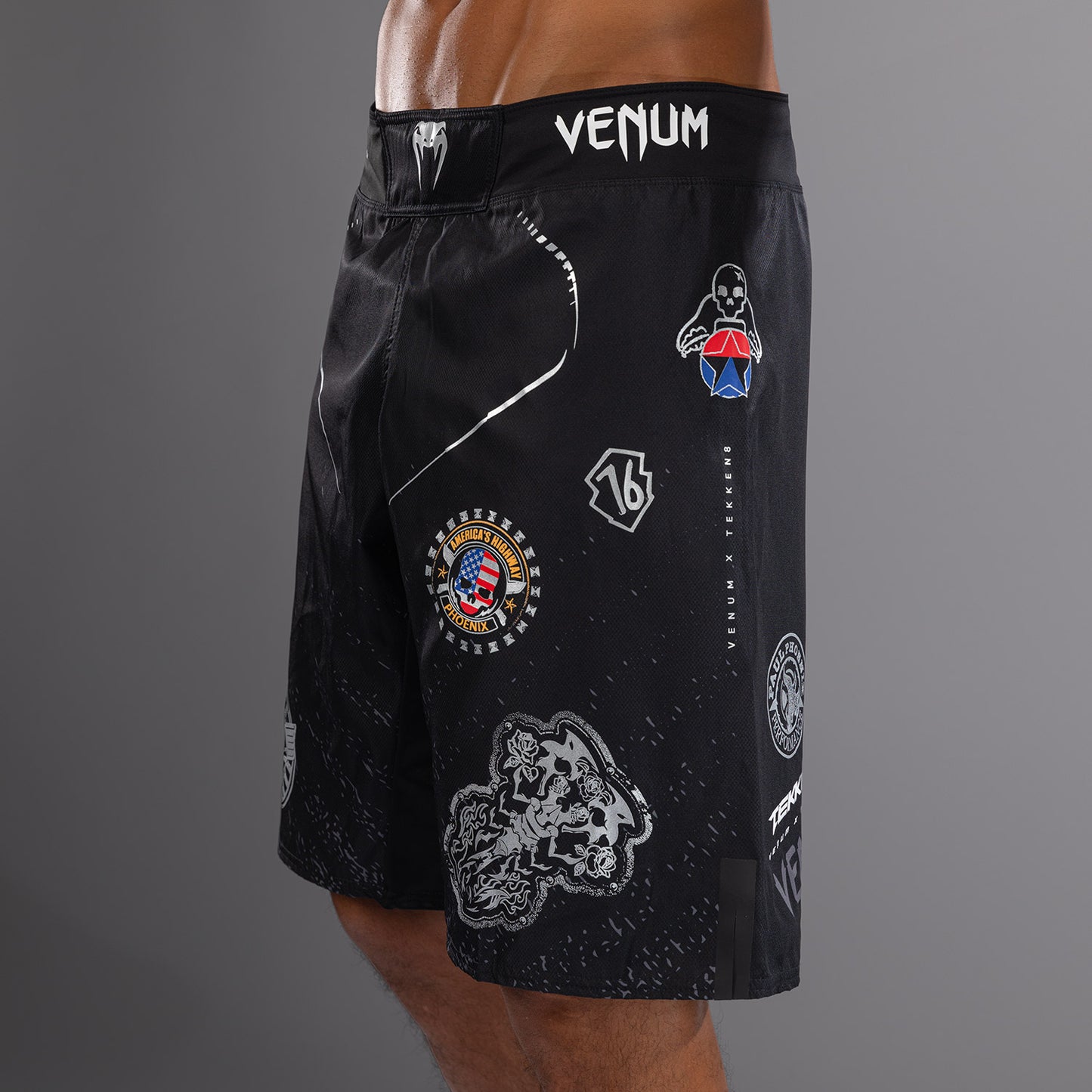 Venum x TEKKEN 8 - Paul Phoenix Vechtshorts - Zwart