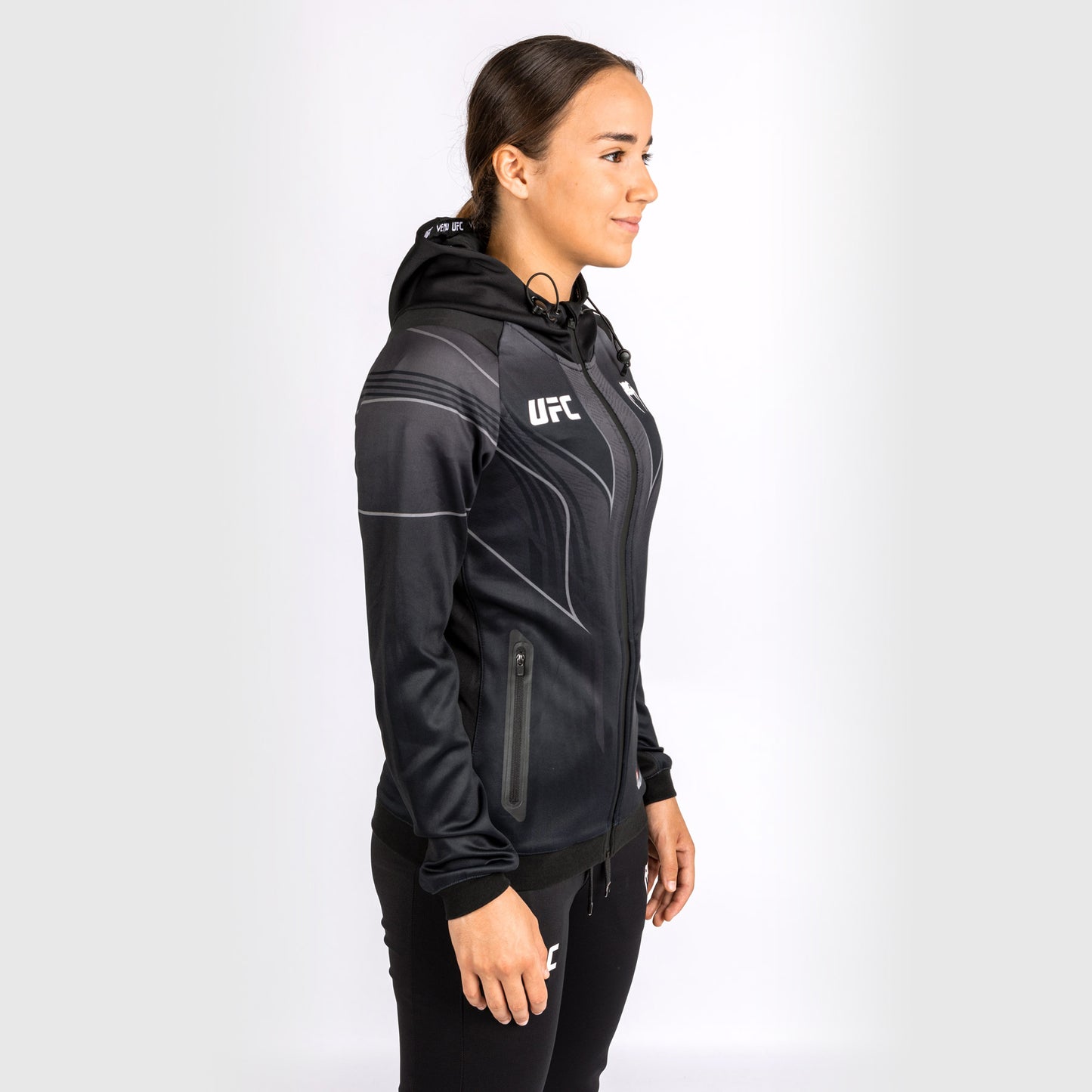 UFC Venum Gepersonaliseerde Authentic Fight Night 2.0 Vrouwen Walkout Hoodie - Zwart