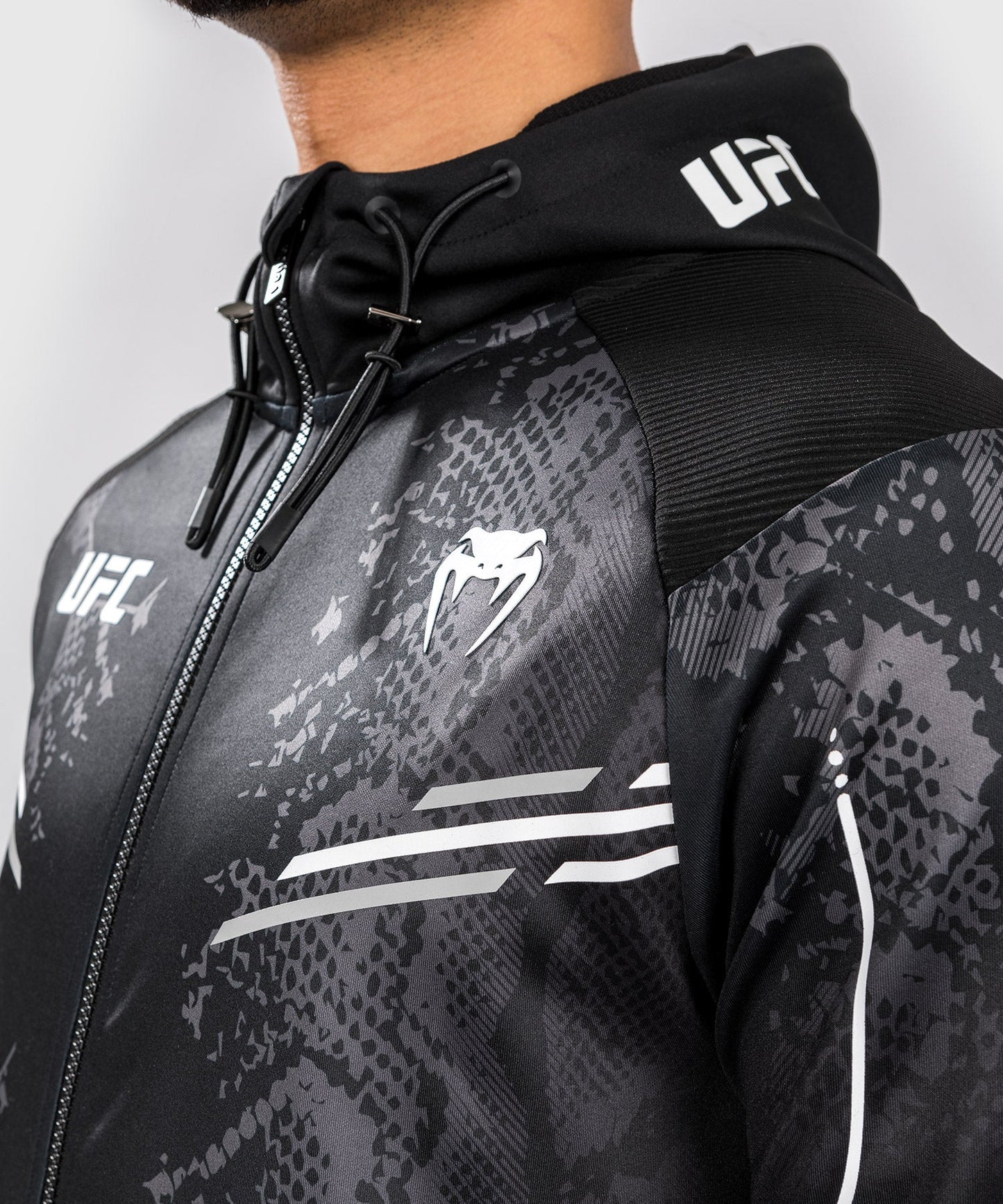 UFC Adrenaline by Venum Gepersonaliseerde Authentic Fight Night Heren Walkout Hoodie - Zwart
