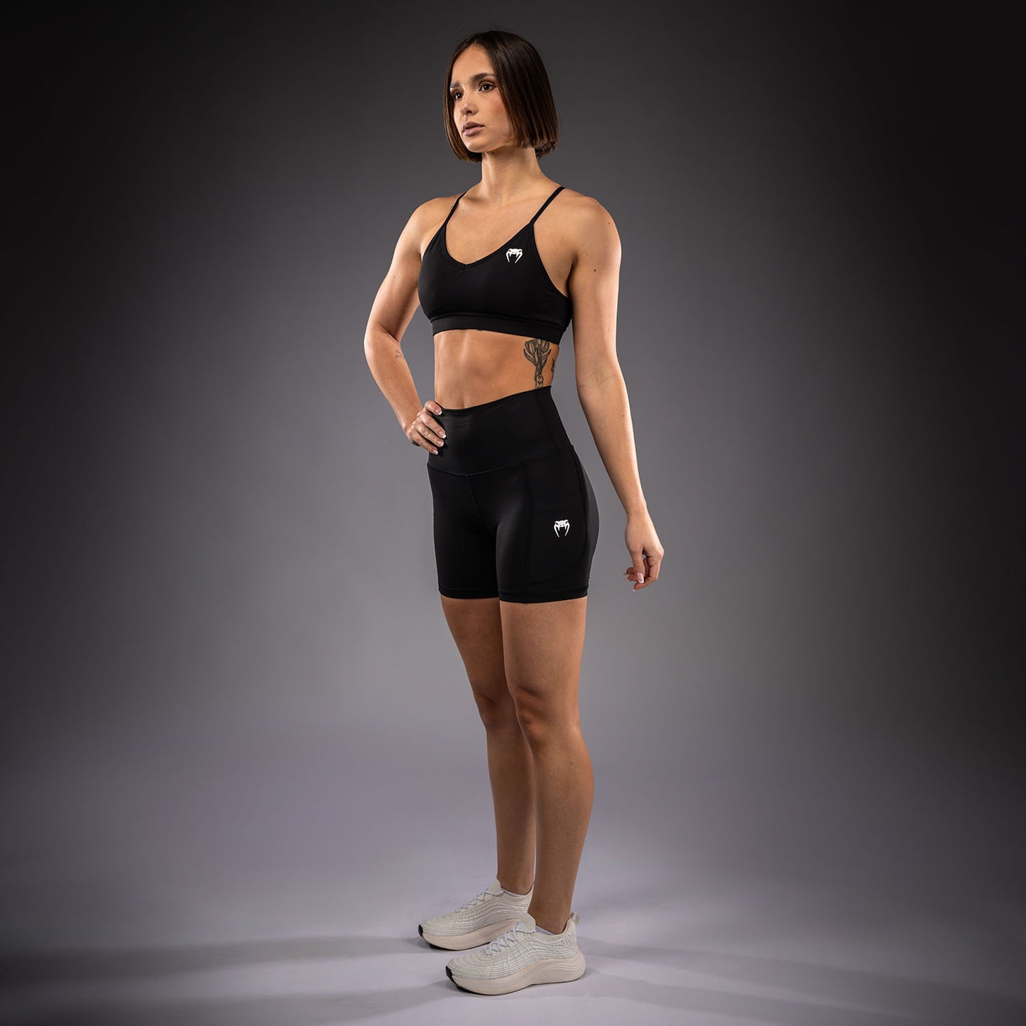 Venum Essential Compressieshorts voor dames - Zwart