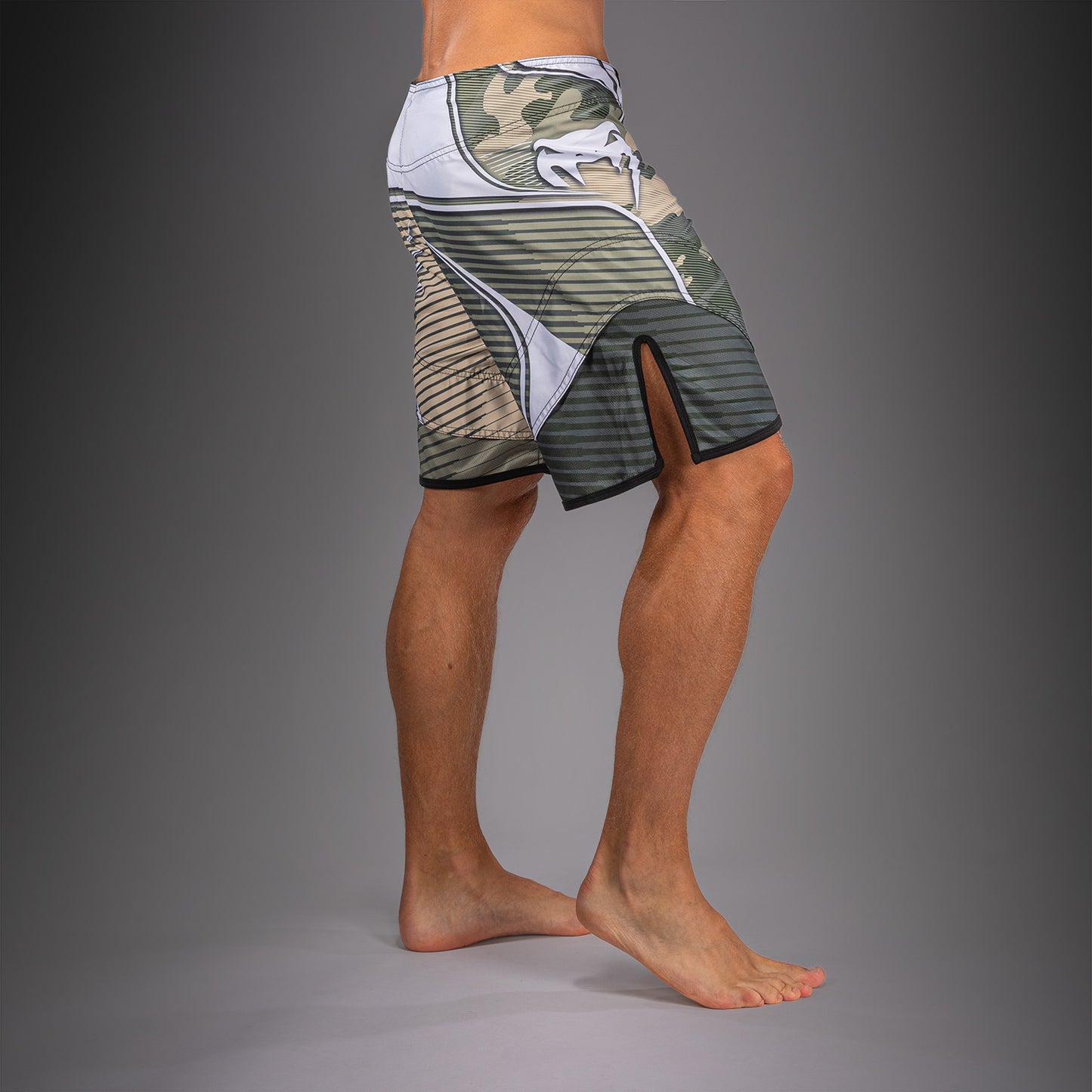 Venum Camo Hero Fightshorts - Kaki/Offwhite