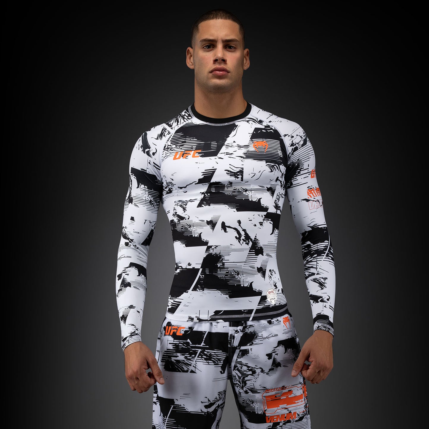 UFC Zenith by Venum Authentic Fight Week Performance Longsleeve Rashguard Heren - Wit