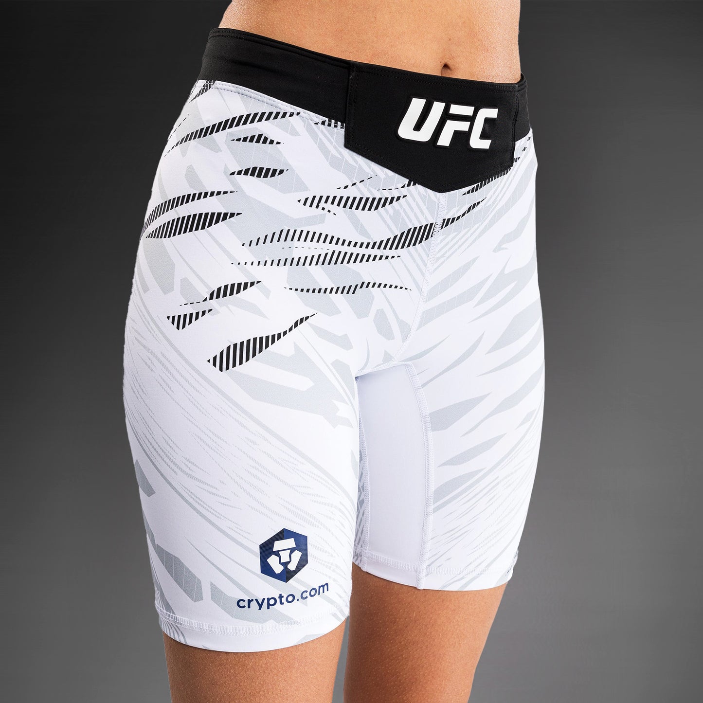 UFC Fusion by Venum Authentic Fight Night Vale Tudo Shorts voor Dames - Lang Fit - Wit
