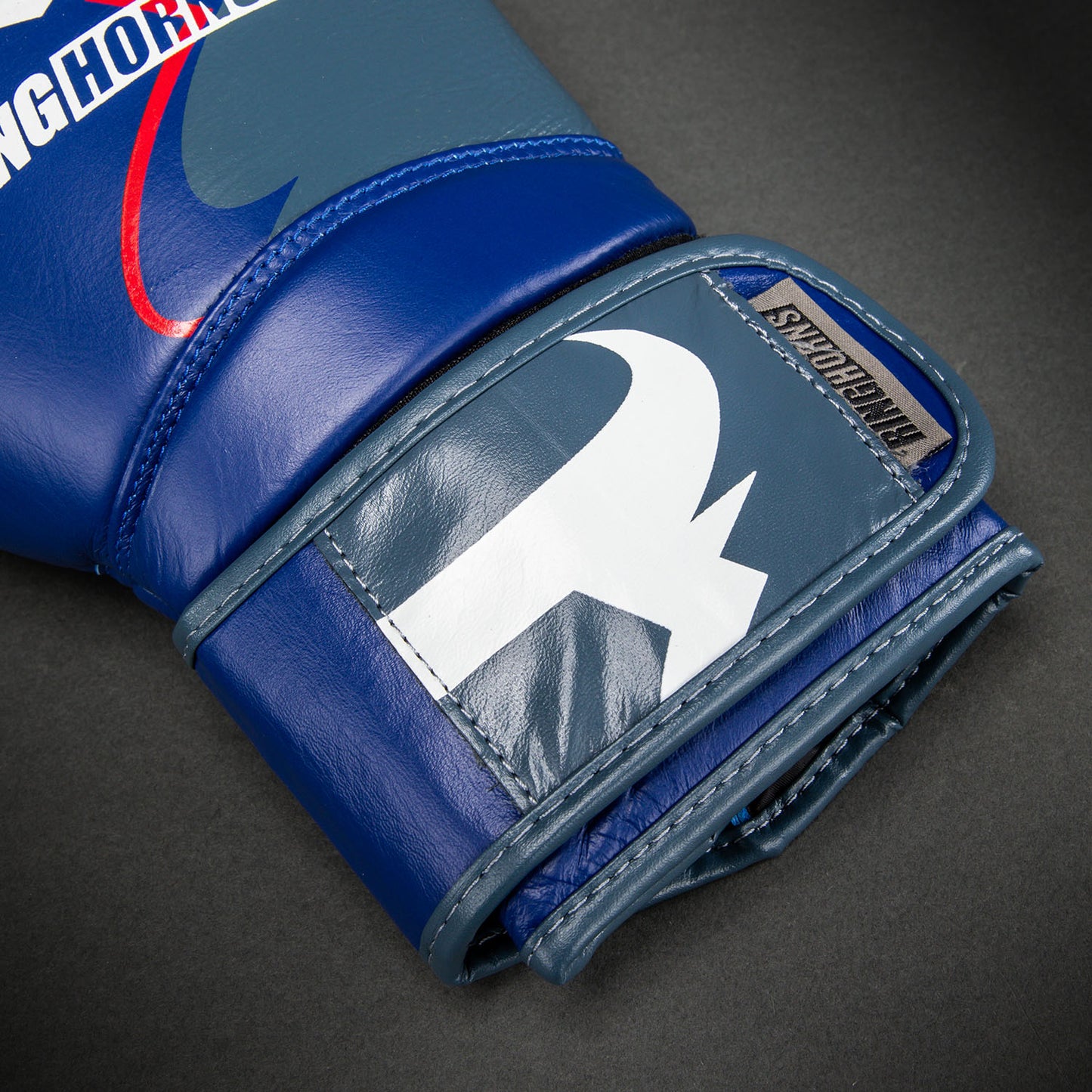 Ringhorns Charger by Venum Bokshandschoenen – Marineblauw/Rood