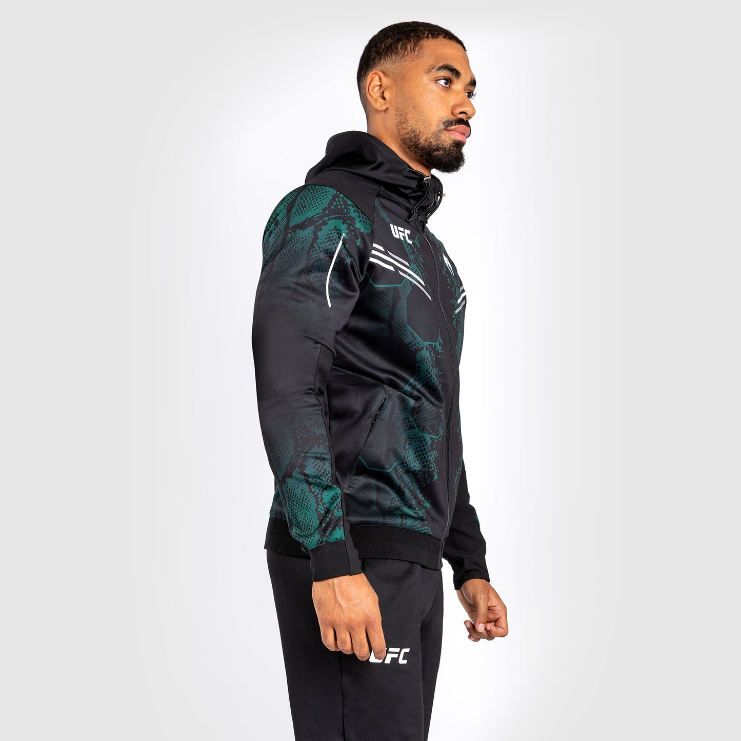 UFC Adrenaline by Venum Authentic Fight Night Walkout Hoodie voor Mannen - Emerald Edition - Groen/Zwart