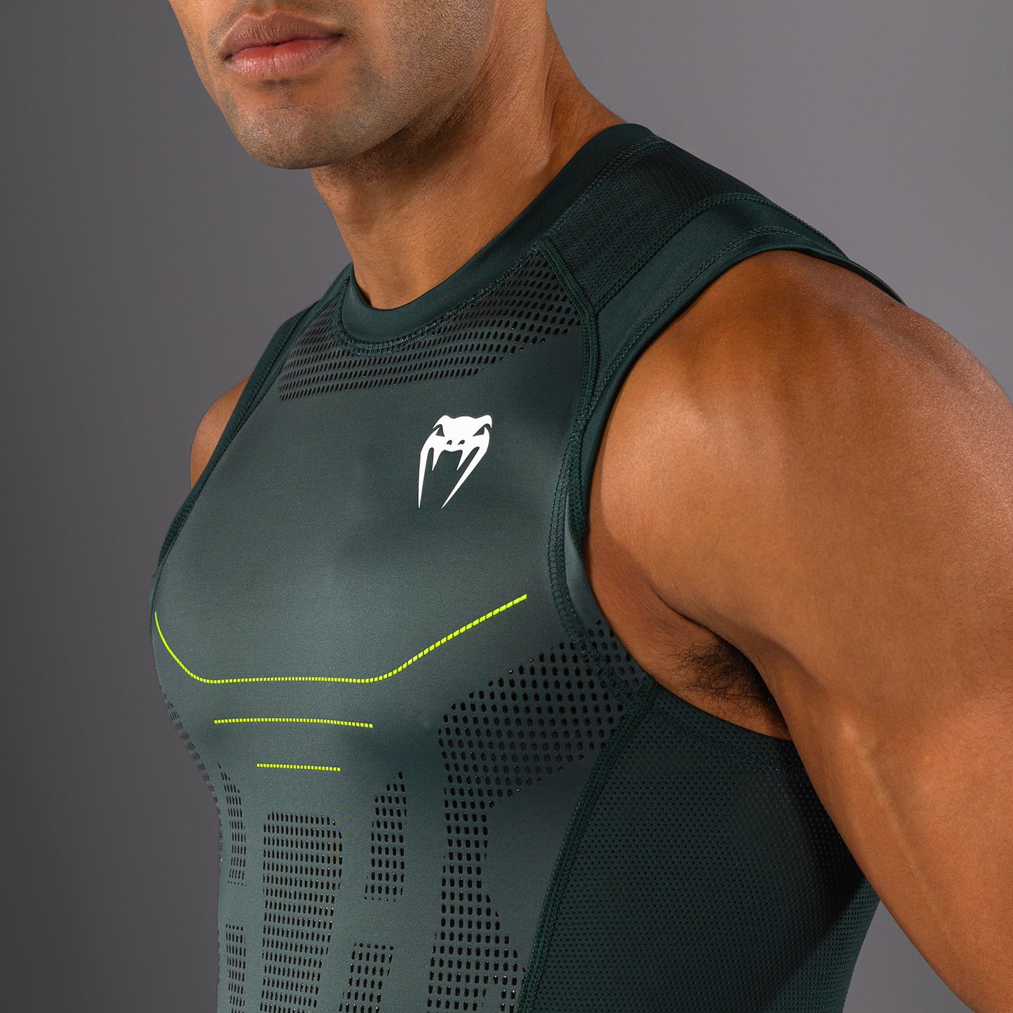Venum Technical 3.0 Mouwloos Rashguard - Bosgroen