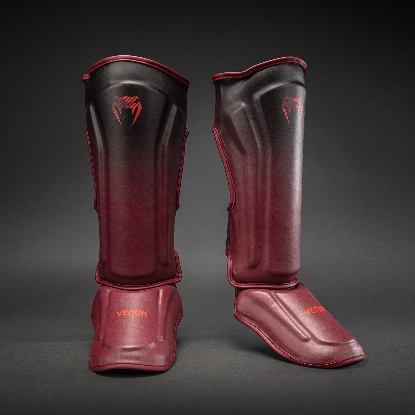 Venum Spectre Scheenbeschermers – Zwart/Rood