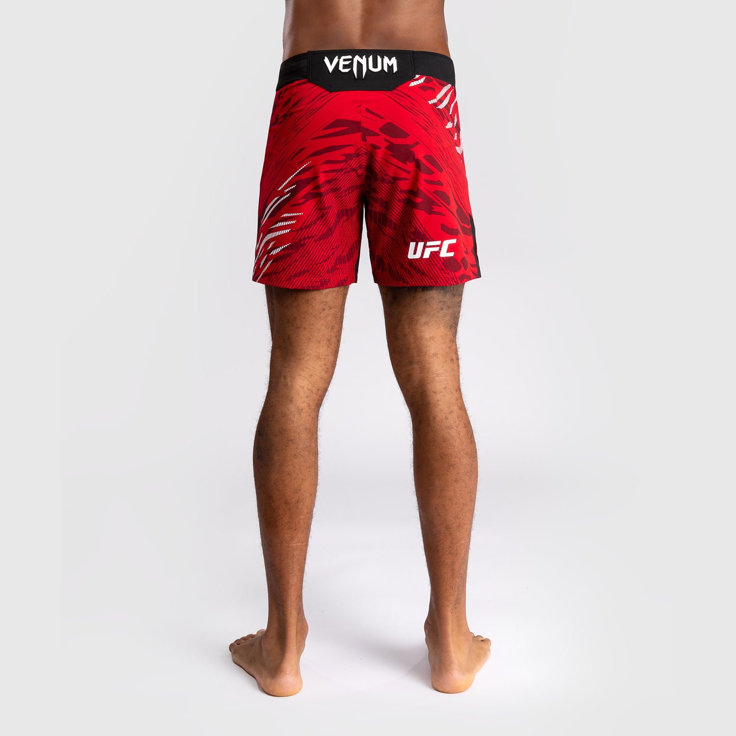 UFC Fusion by Venum Personalized Authentic Fight Night Fight Shorts voor Heren - Kort Fit - Rood