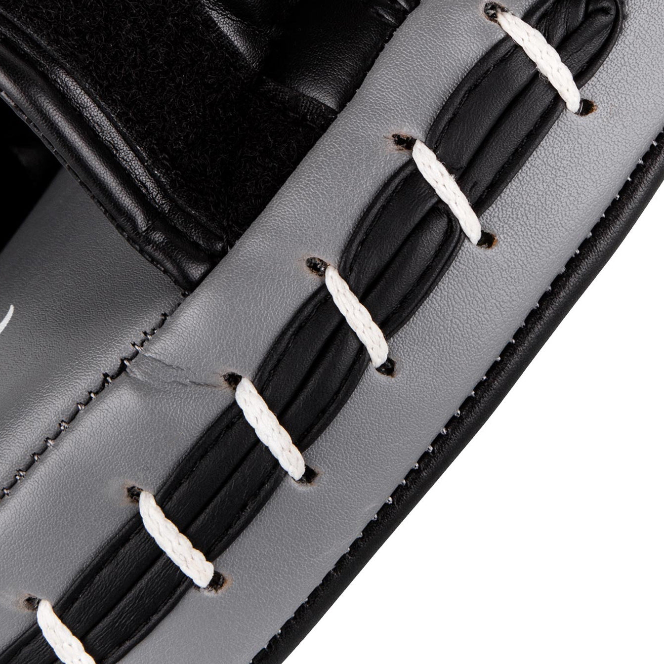 Ringhorns Charger by Venum Focus Mitts - Zwart