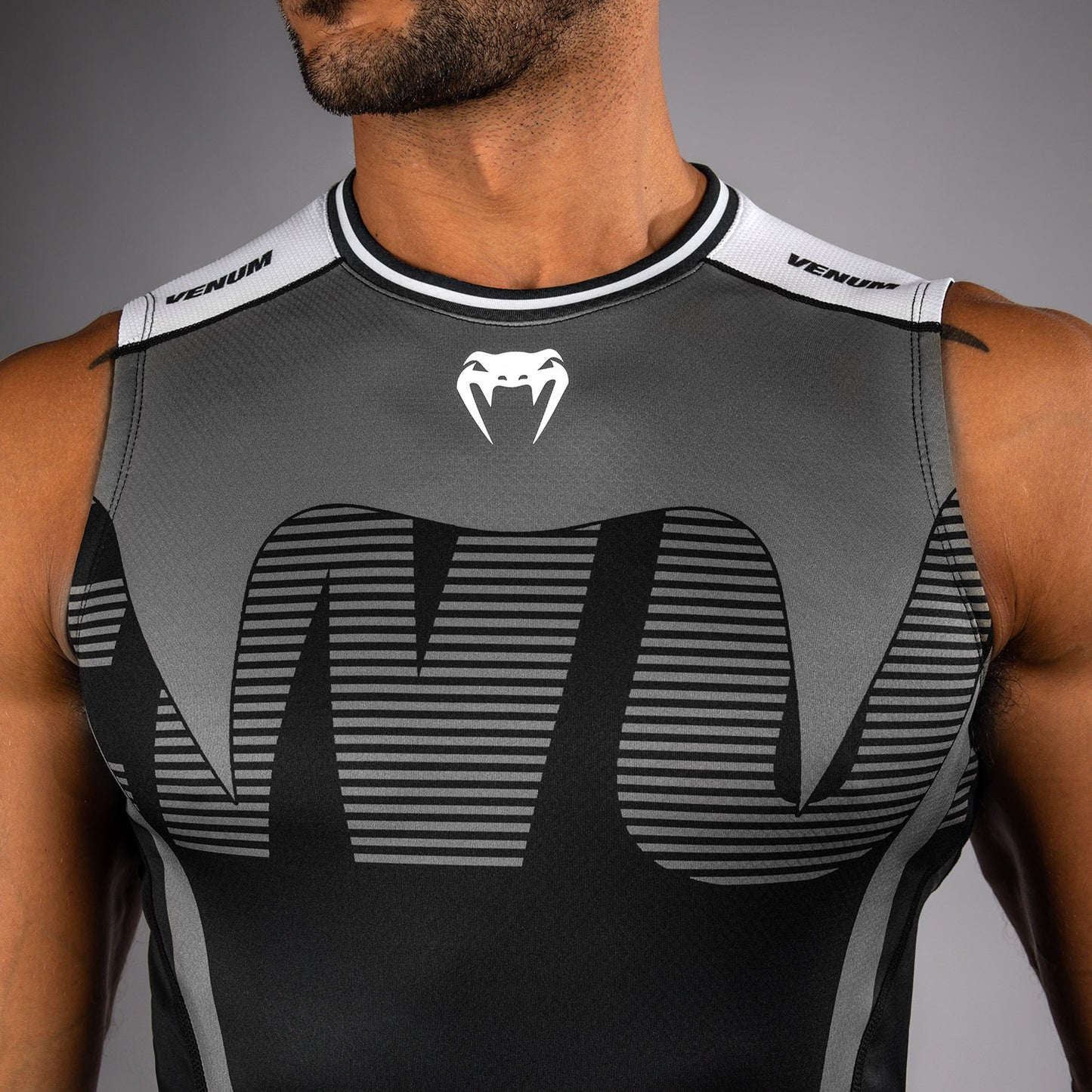 Venum Adrenaline Mouwloze Rashguard – Zwart/Zilvergrijs