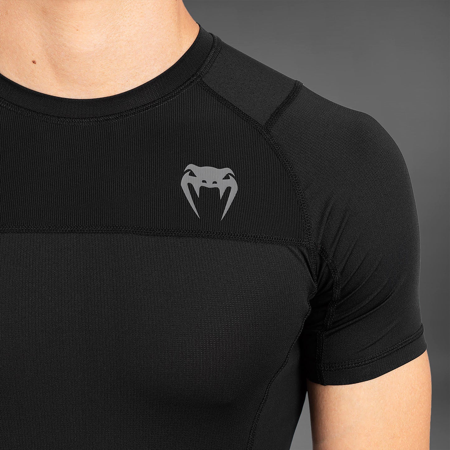 Venum G-Fit Air Rashguard korte mouw - zwart