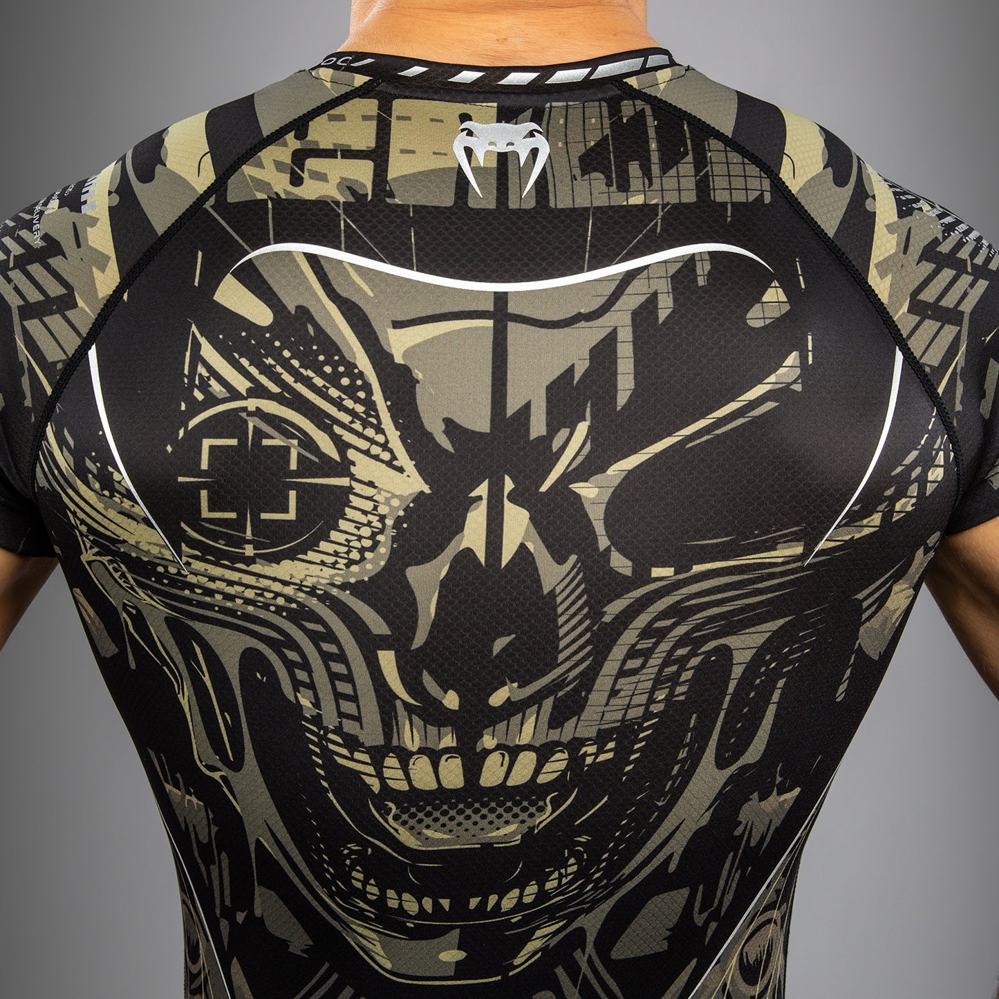 Venum Invader Korte Mouwen Rashguard - Zwart/Zand