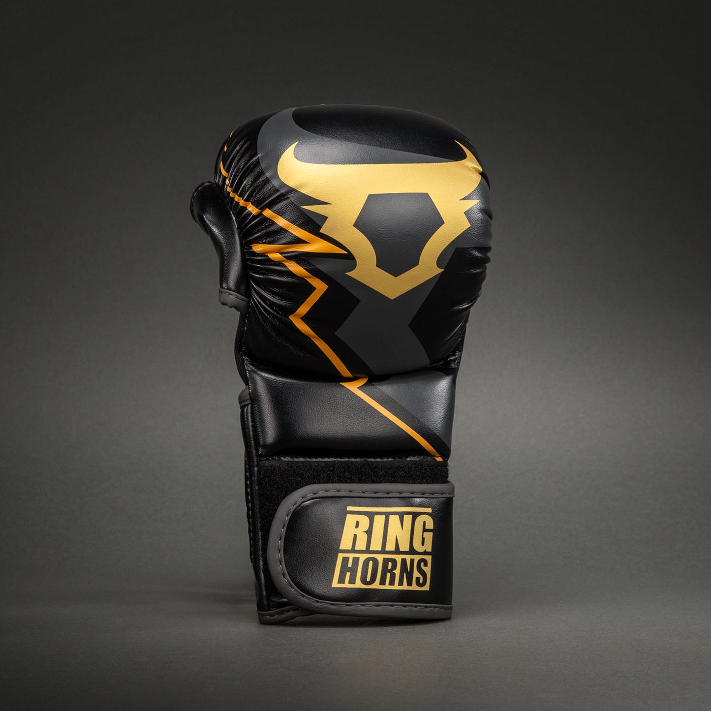 Ringhorns Charger by Venum MMA Handschoenen – Zwart/Goud
