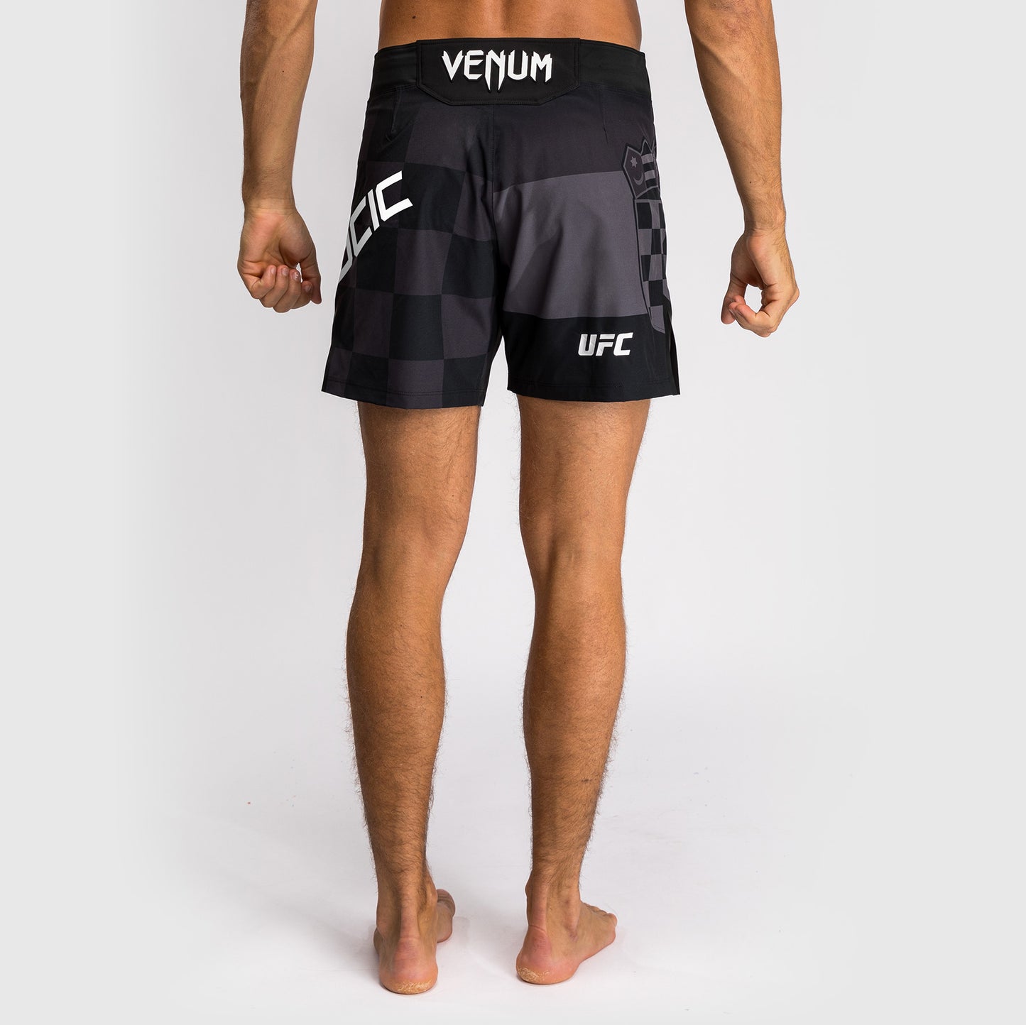 UFC Unrivaled by Venum Stipe Miocic Mannen Short Fit Fight Short - Zwart