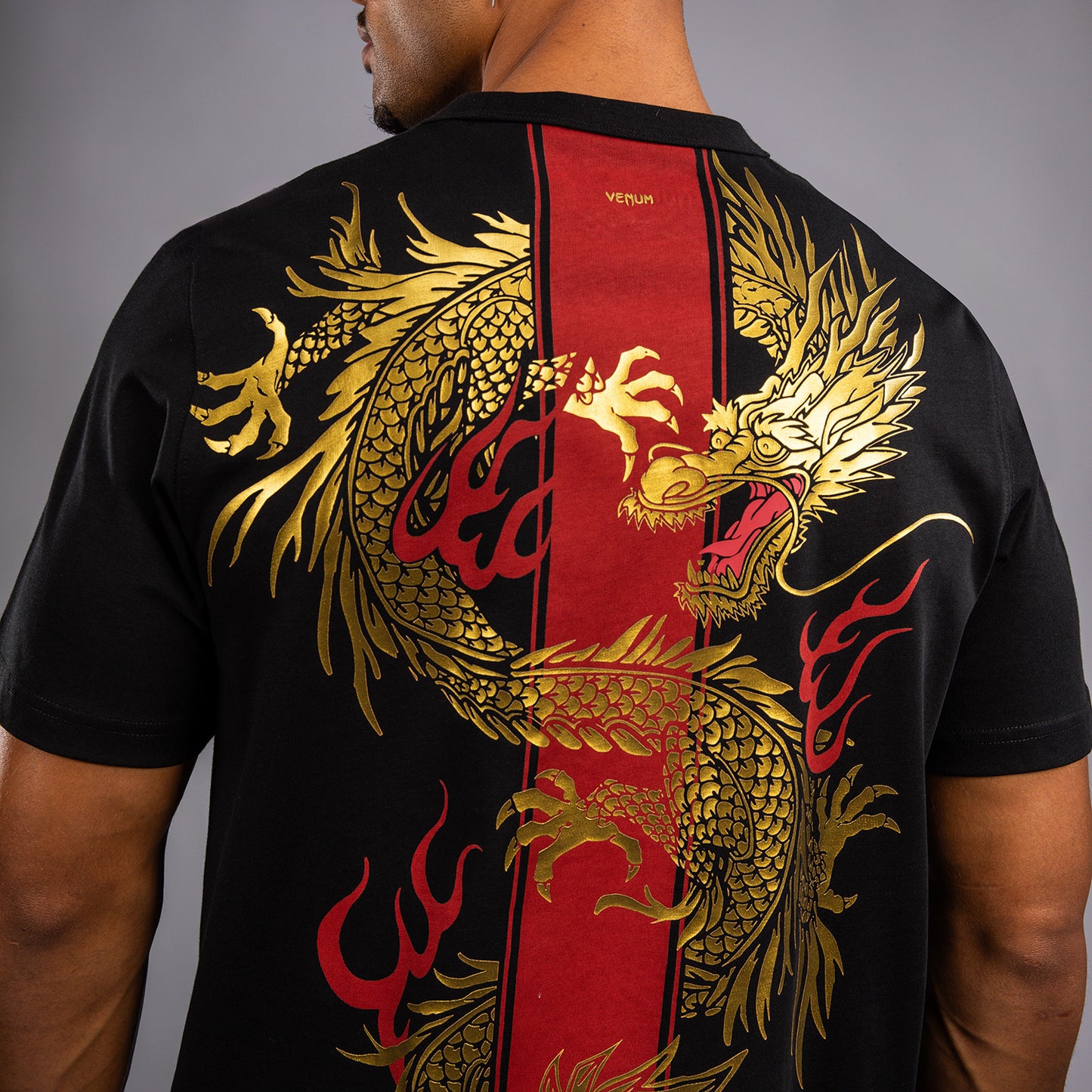 Venum x TEKKEN 8 - Marshall Law T-Shirt - Zwart/Rood/Goud