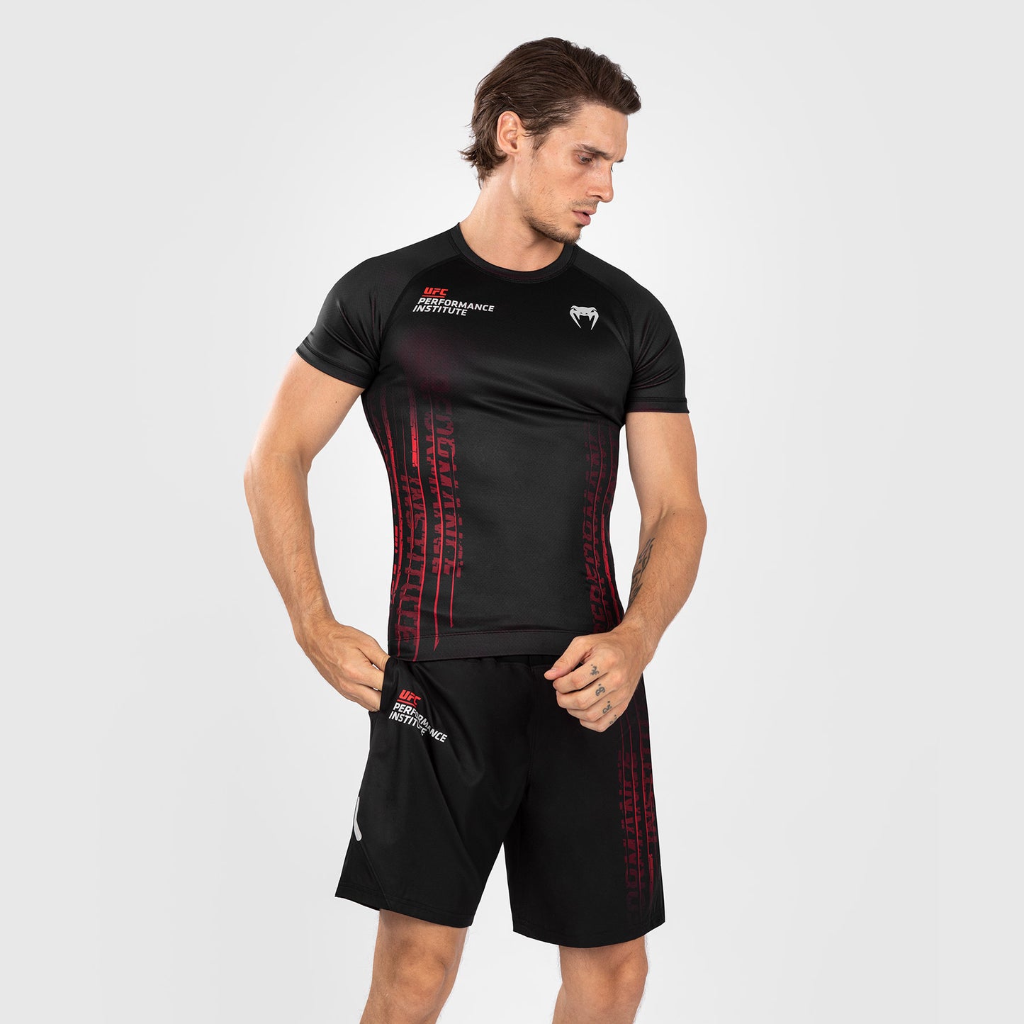 UFC Venum Performance Institute 2.0 Heren Rashguard met korte mouwen - Zwart/Rood