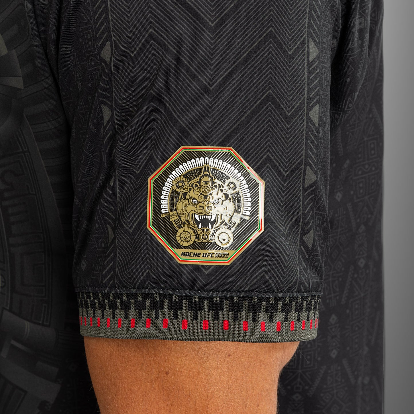 Noche UFC 2.0 By Venum Authentic Fight Night T-shirt - Zwart