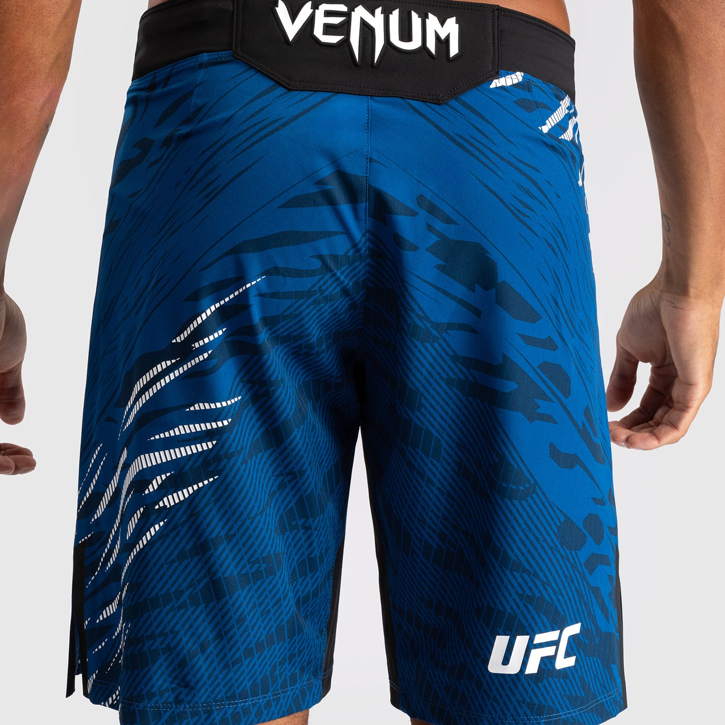 UFC Fusion by Venum Personalized Authentic Fight Night Fight Shorts voor Heren - Lang Fit - Blauw