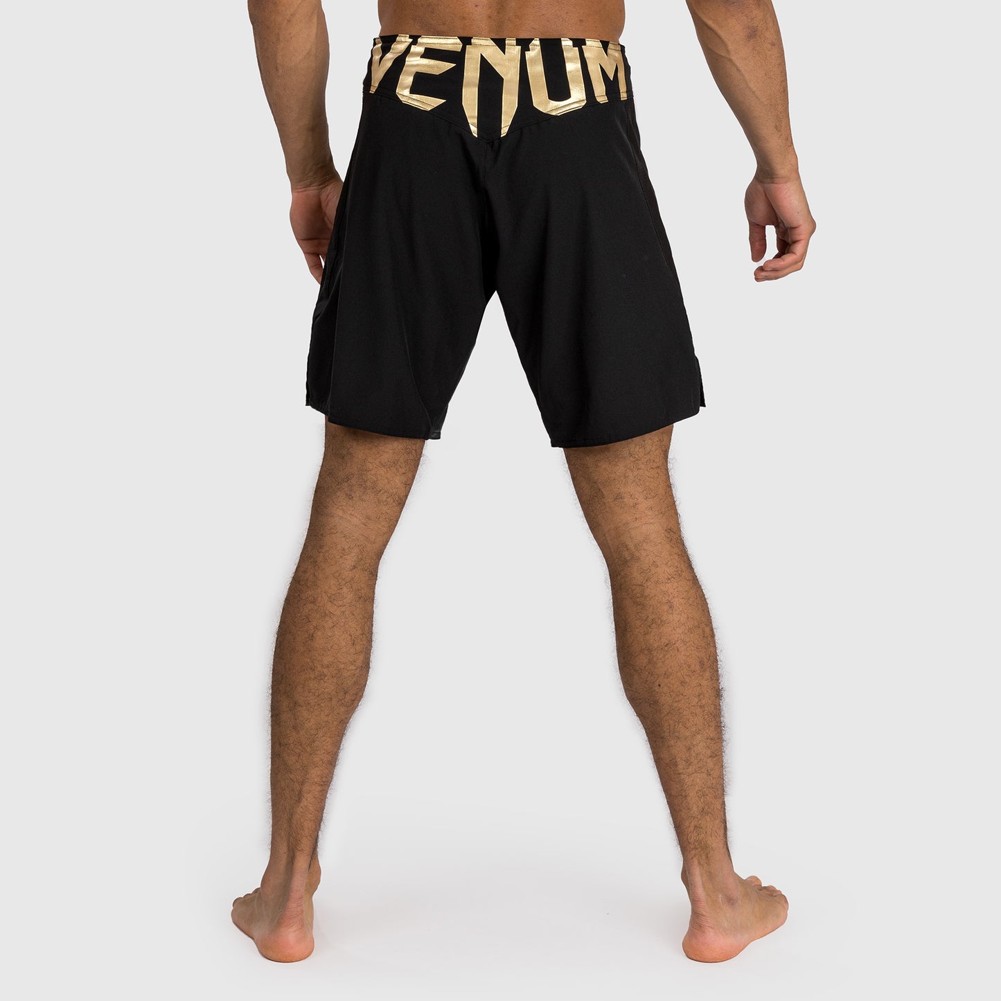 Venum Light 5.0 Vechtshorts - Zwart/Goud