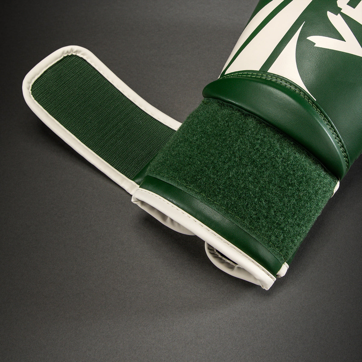 Venum Challenger 2.5 Bokshandschoenen - Kaki/Gebroken wit