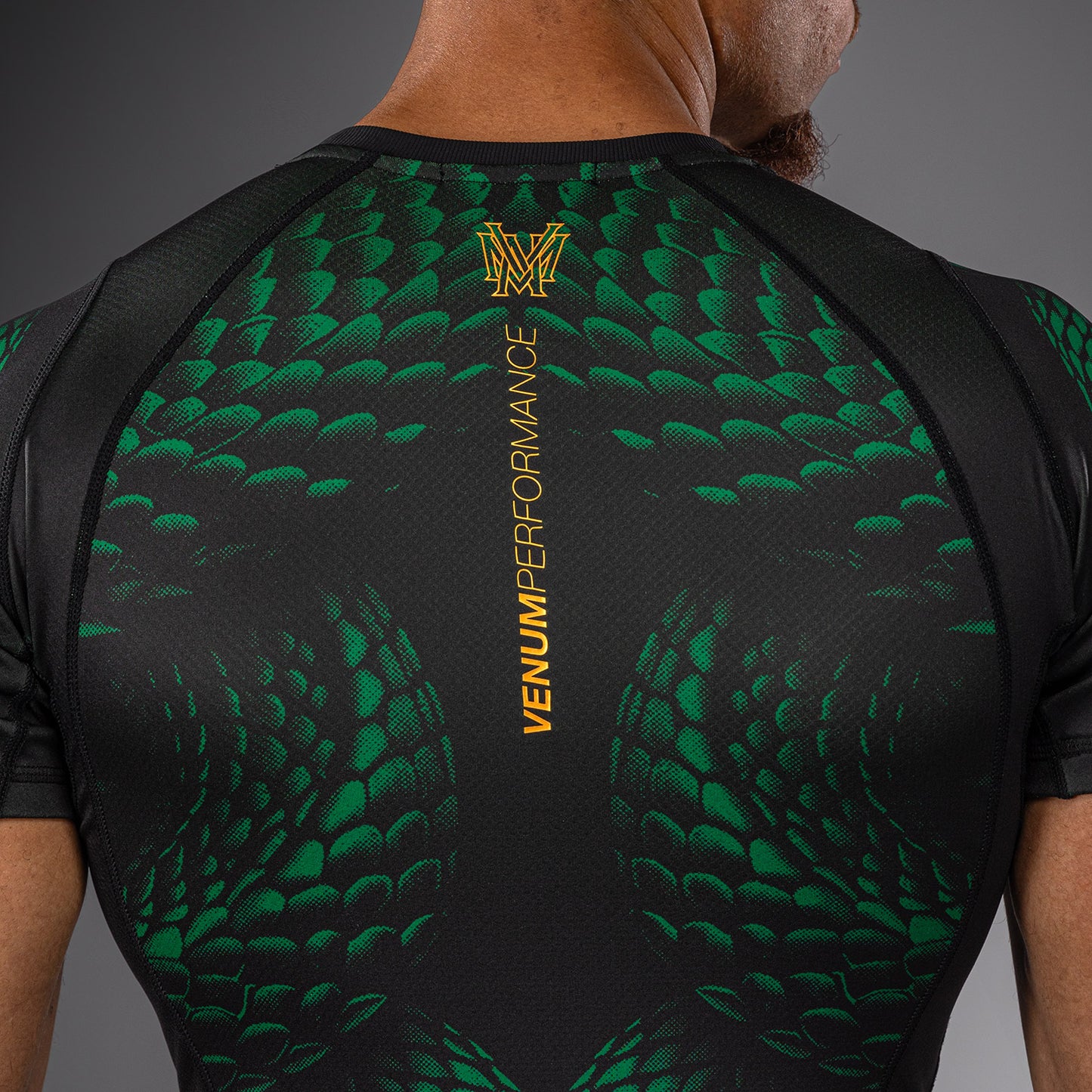 Venum Matupa Rashguard met korte mouwen - Zwart/Groen/Goud