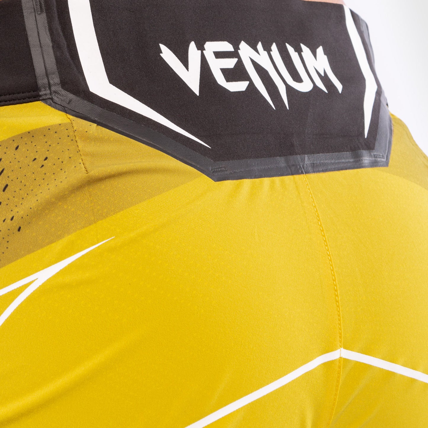 UFC Venum Authentic Fight Night Damesshort - Short Fit - Geel