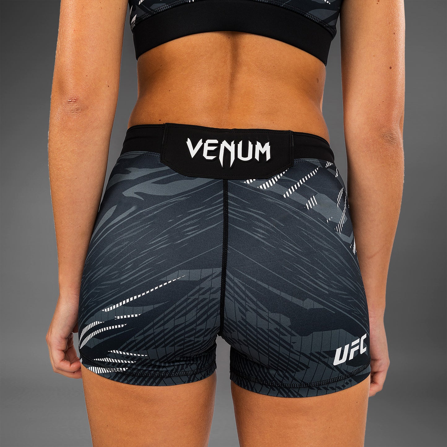 UFC Fusion by Venum Authentic Fight Night Vale Tudo Shorts voor Dames - Kort Fit - Zwart