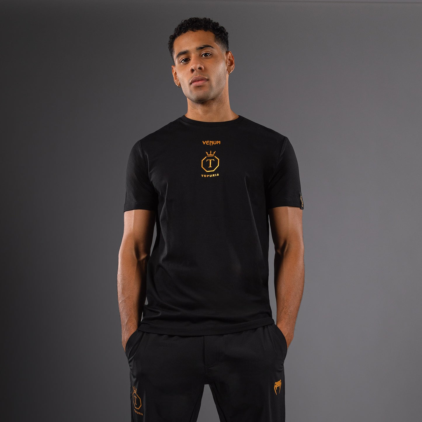 Venum x Topuria Unmatched Edition T-Shirt - Zwart/Goud