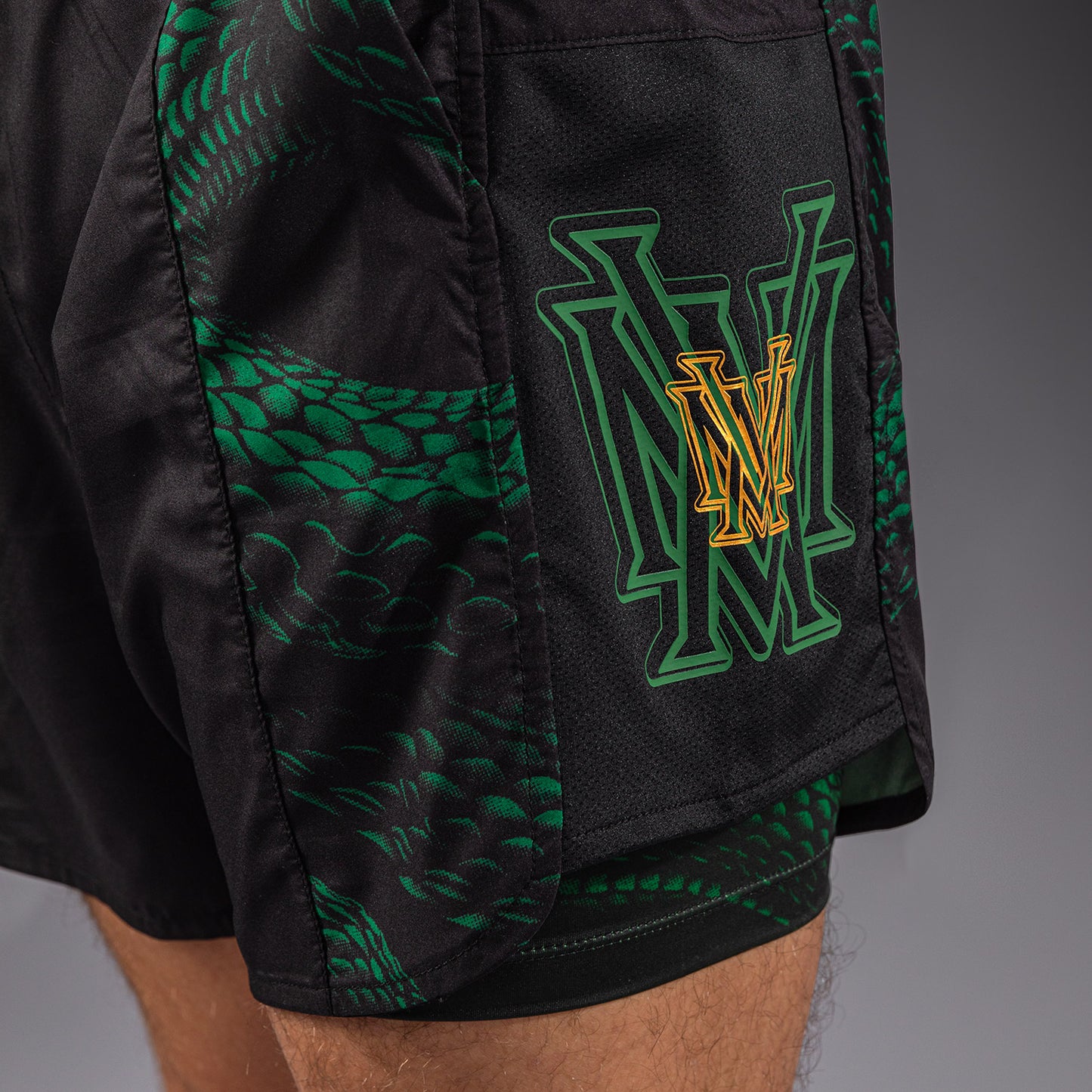 Venum Matupa Trainingsshorts - Zwart/Groen/Goud